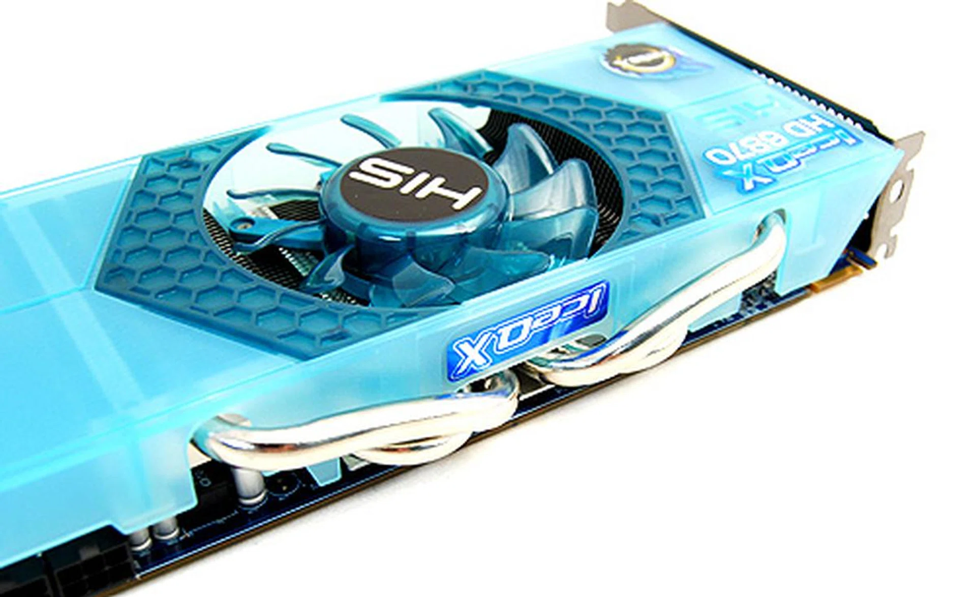 To keep the card cool, the cooler employs four thick heat pipes to draw heat away from the GPU core and dissipate them to the heatsink array.