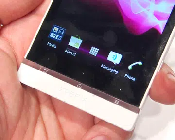 Initially, we thought the inconspicuous and thin plastic band was the physical control. Turns out, it's acting as an indicator for the touch-sensitive controls right above.