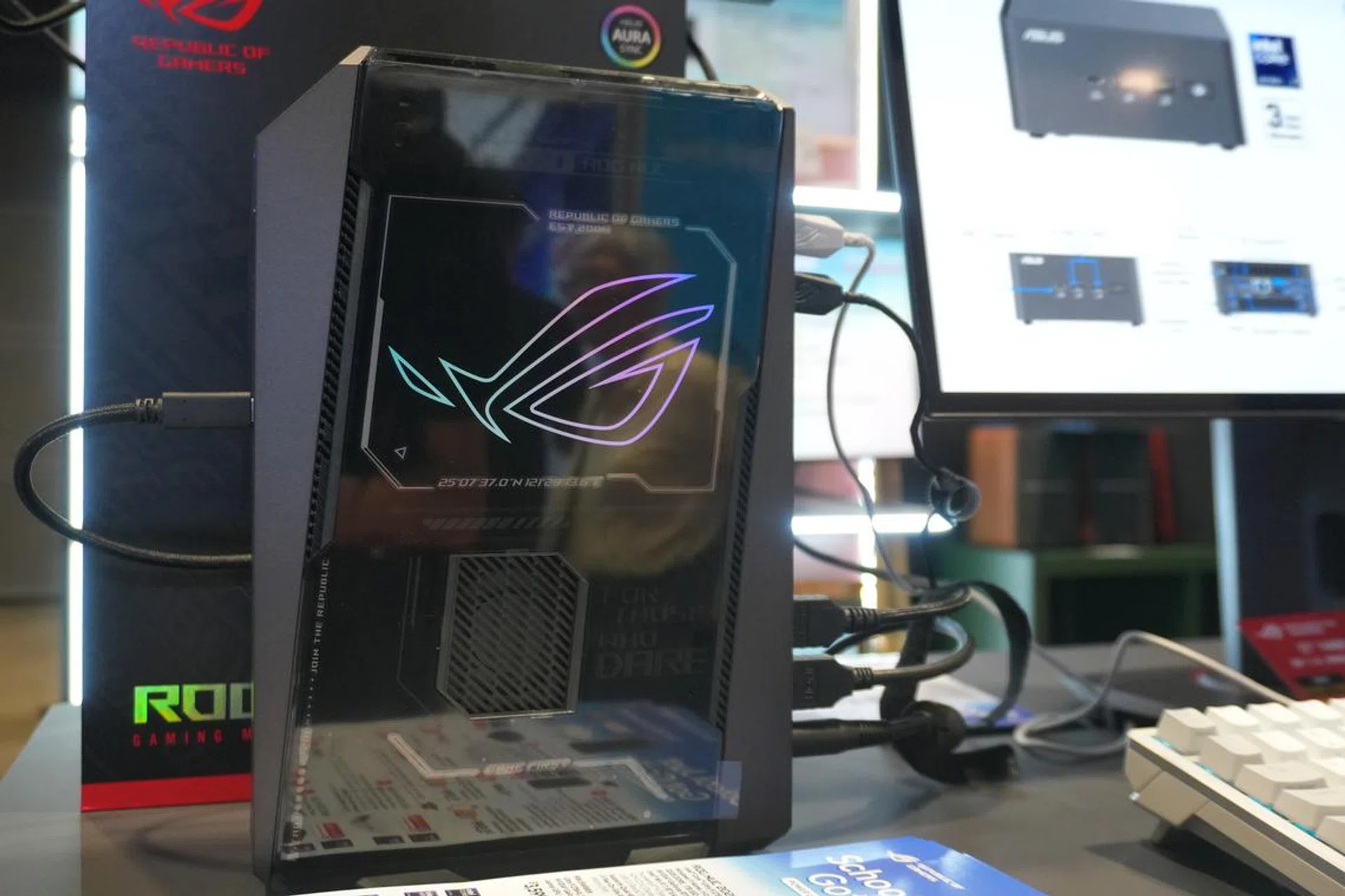 ROG NUC 2025 on display.