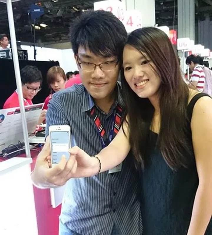 John and Doreen are upgrading from the iPhone 5 to the new iPhone 5S.