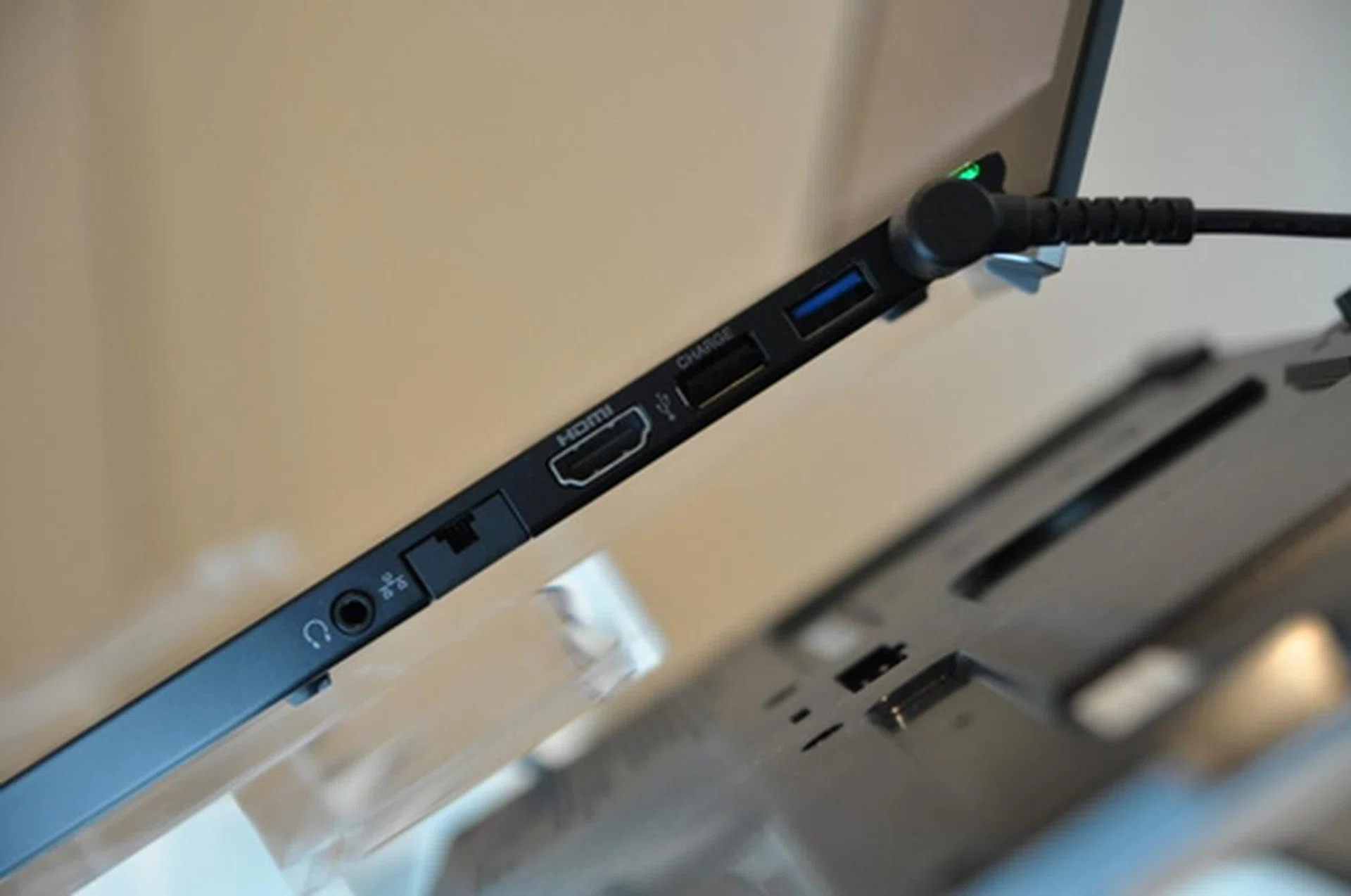 All of the necessary ports are found on the sides of the notebook. The USB port is used to connect to the Power Media Dock too.