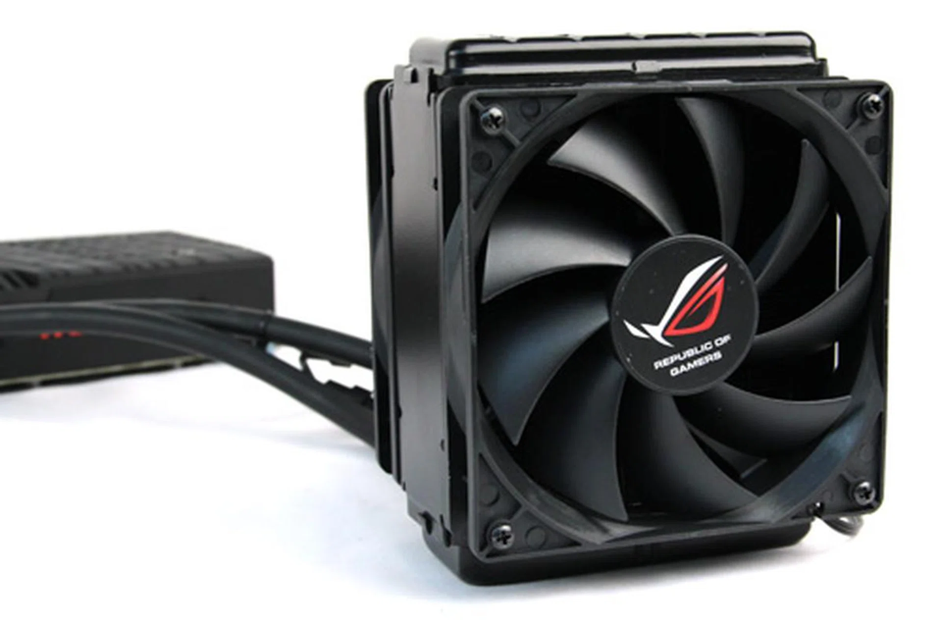 With both 120mm fans attached, the radiator portion of the liquid cooling system is expectedly a bit bulky - furthermore, the tubing is just 300mm in length, so you will need to mount it close to the card.