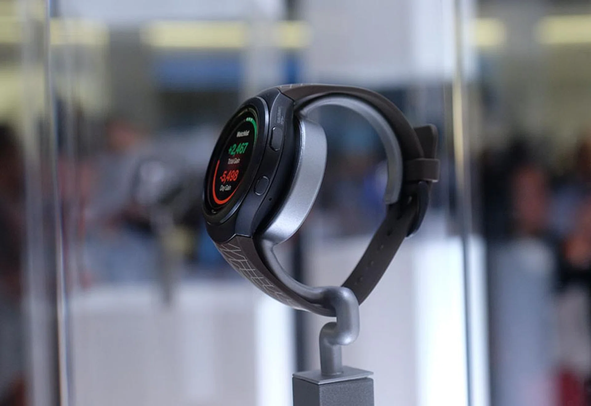 The two side buttons are almost flush with the watch.
