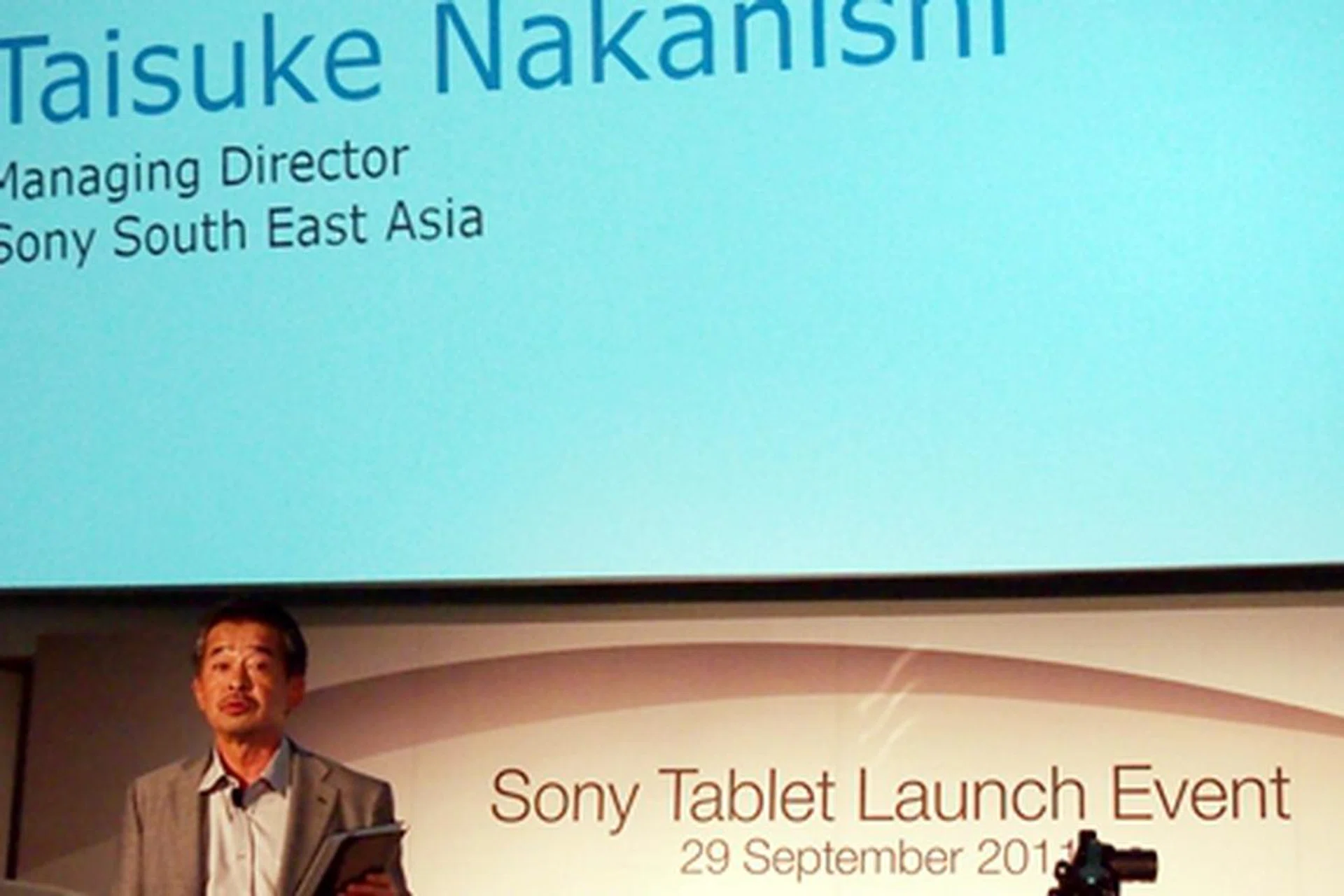 Taisuke Nakanishi, Managing Director for Sony South East Asia was present at the event to unveil the Sony Tablet S.