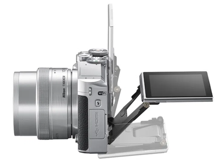 The J5 is the first Nikon 1 series camera with a tilting LCD screen.