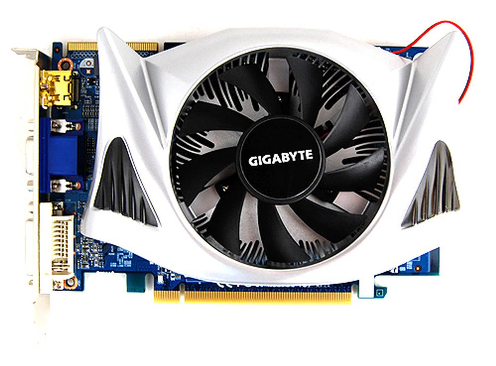 The Gigabyte HD 5670 has a very odd looking custom cooler. We are not quite sure what to make of it, but it does look somewhat like a bat.