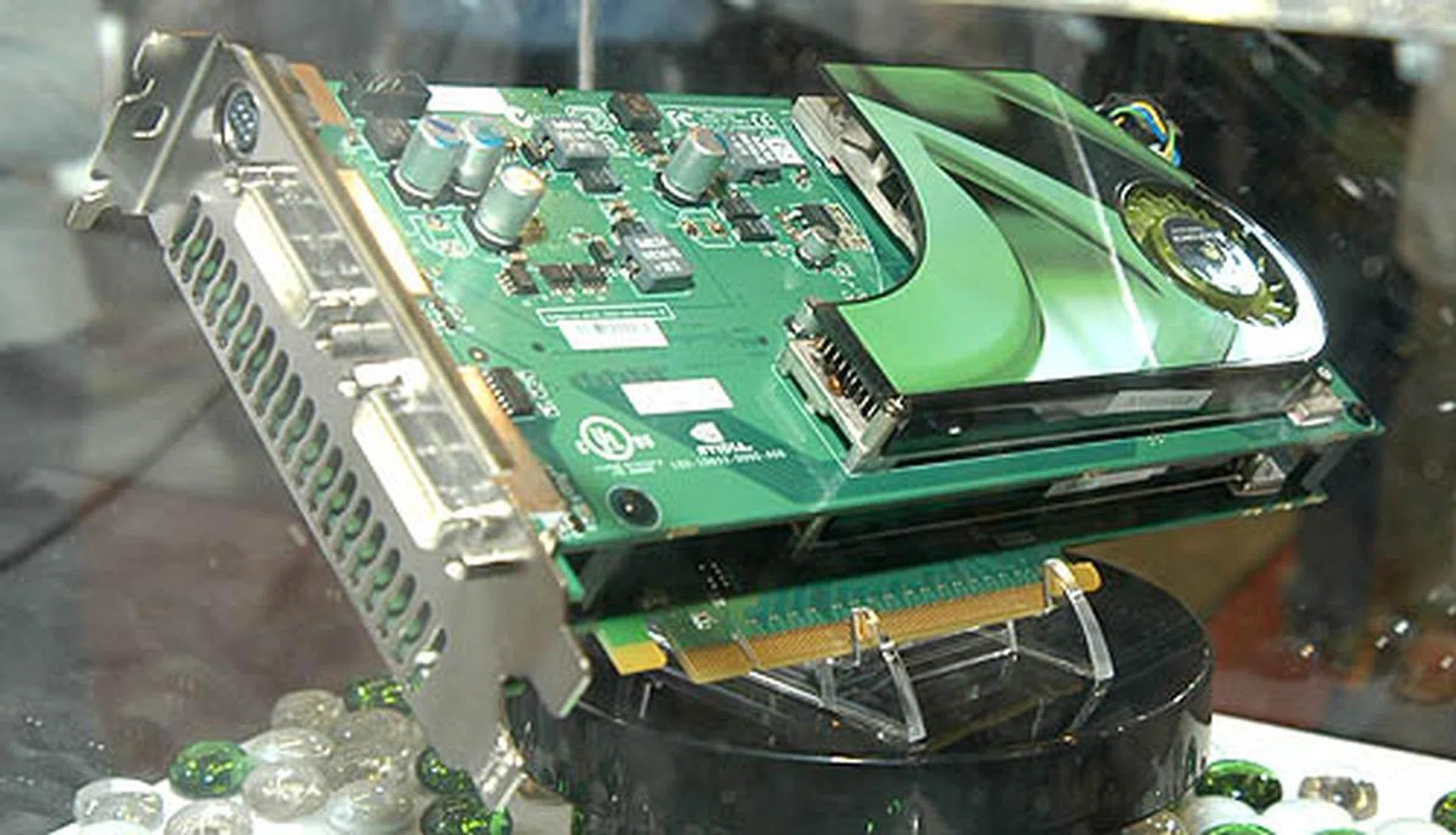 The talk of the town has to be the latest NVIDIA Geforce 7950 GX2 graphics card which is basically two cards sandwiched as one. Still under NDA till this week is over, they are already up for sale! Talk about advance availability...