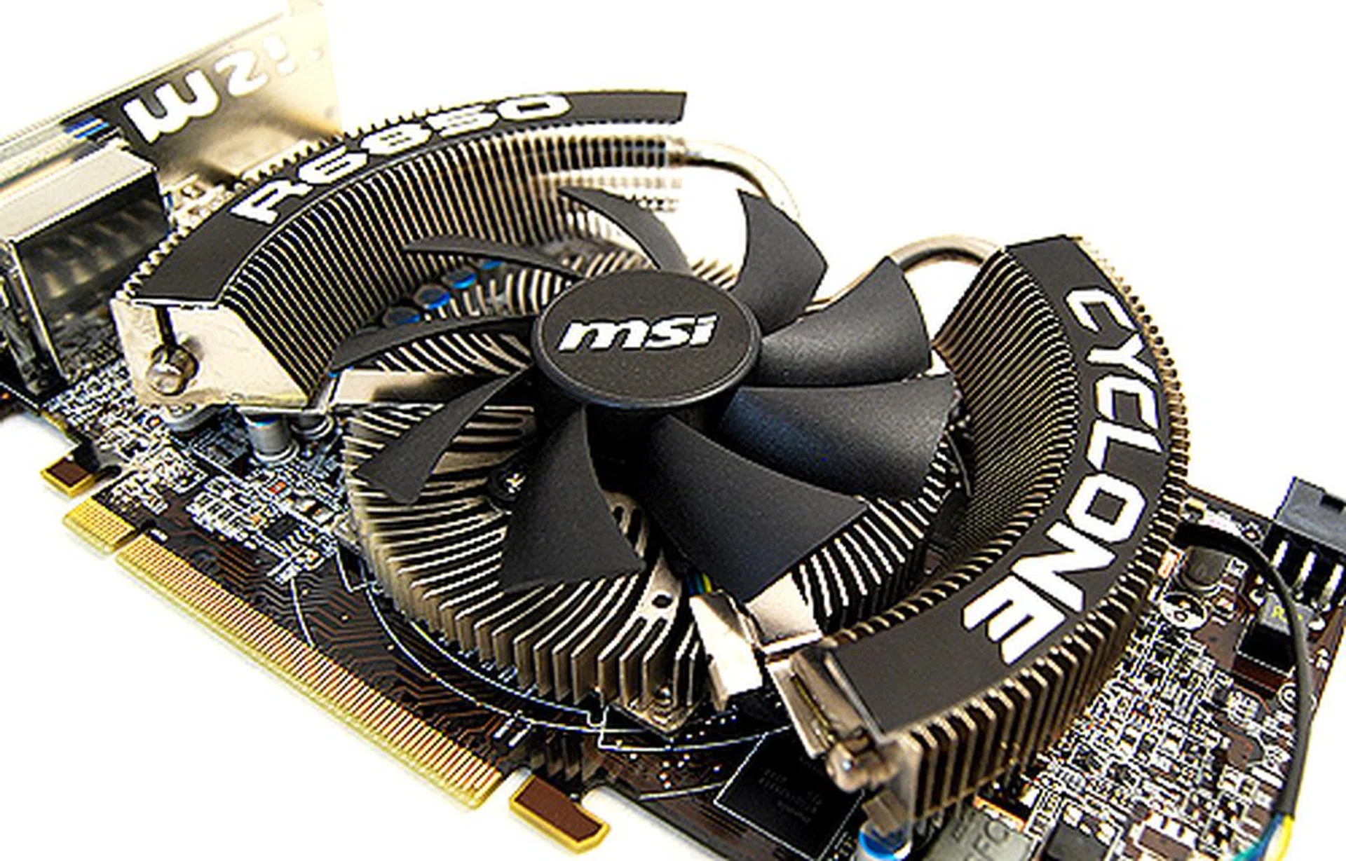 Physically, the second-generation cooler is similar to the older design, except that it is visibly bigger.