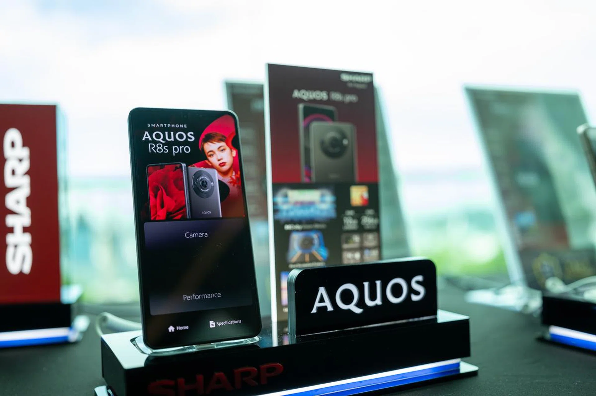 The Sharp Aquos R8s Pro is geared towards mobile gamers. (Image: HWZ)
