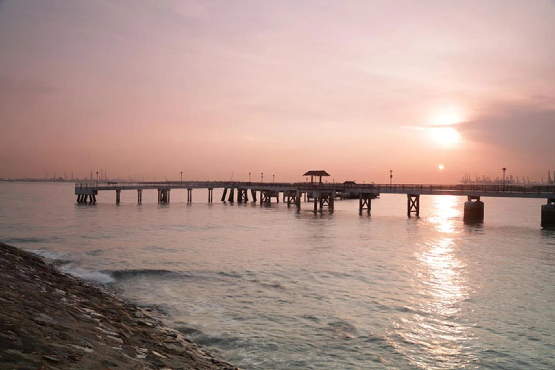 f/11 at 28mm, 1/4 sec, ISO100. Photo by Ken Koh.