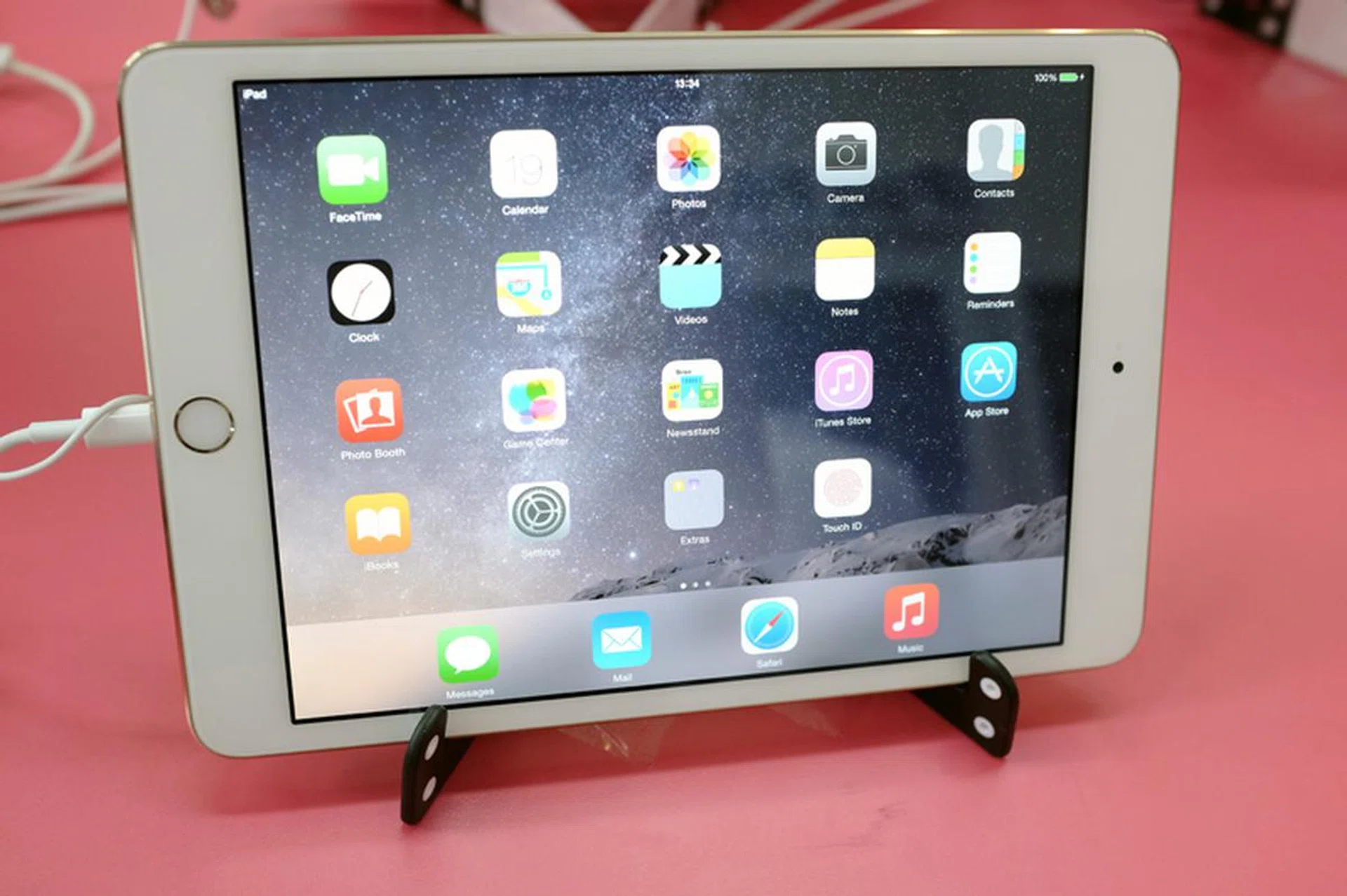 The Apple iPad Mini 3 is slimmer, lighter and more powerful than the old iPad Mini, and it now also comes with a Touch ID fingerprint scanner. Pick up any 64GB or 128GB model from Nubox (starting at $688) and receive a free case, screen protector, mobile stand and 12,000mAh power bank (total value: $189).