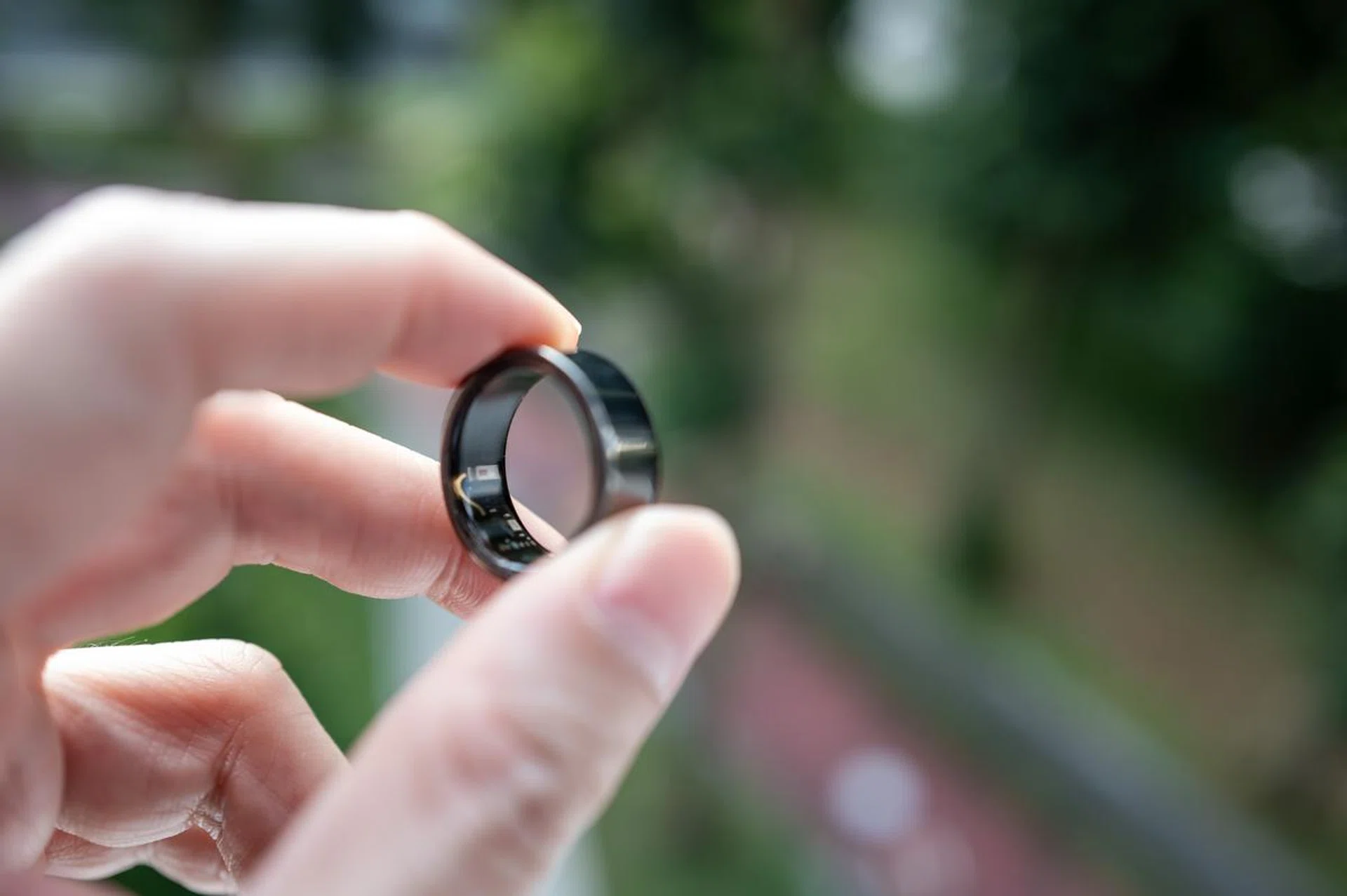 I kept hearing ethereal LOTR music while holding the (smart) ring.