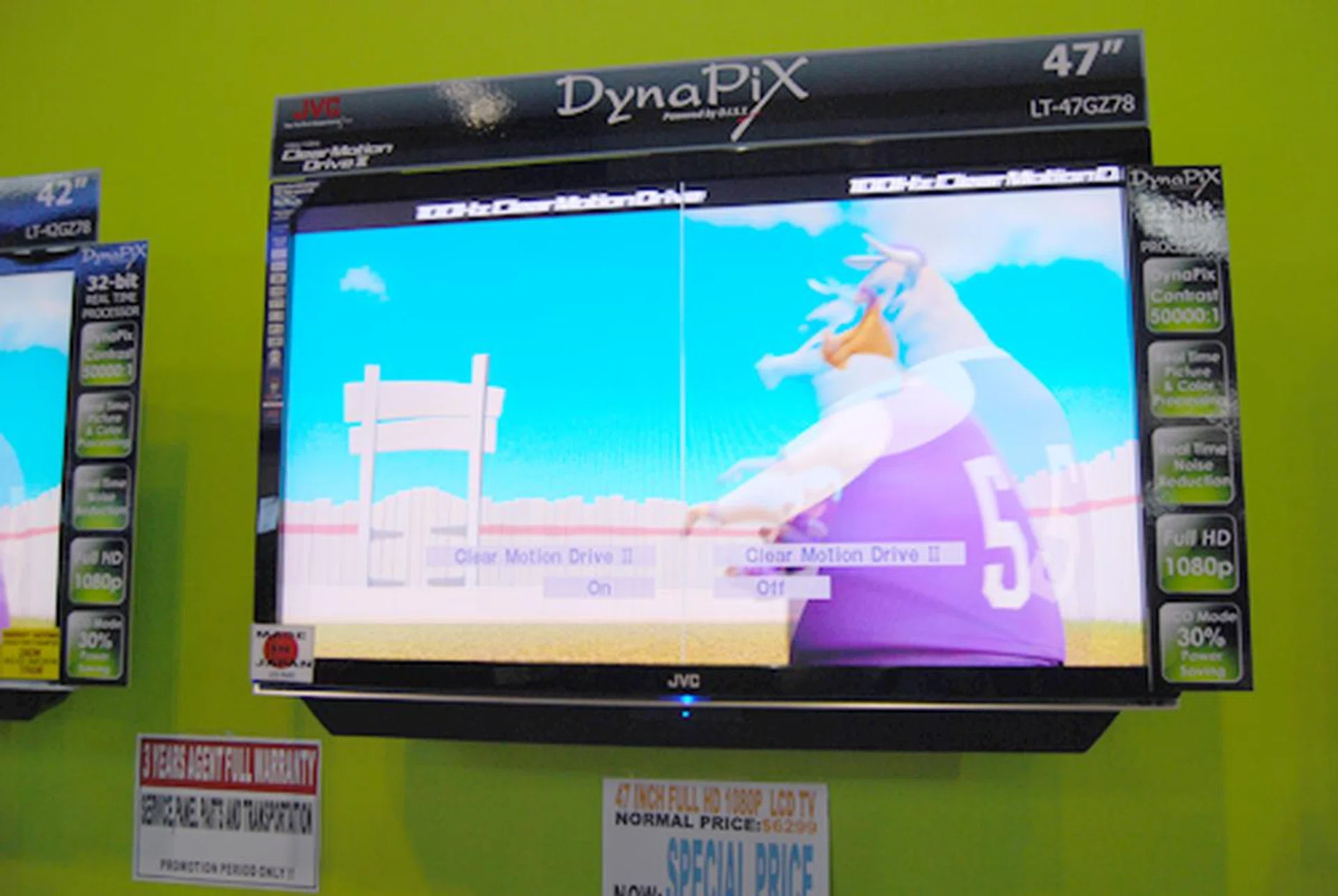  Full HDTVs. You'll be seeing a lot of it over at Comex 2008, and at the JVC booth, we have the JVC LT-47GZ78, a 47" full HD TV with Clear Motion Drive 2 and a DynaPix contrast ratio of 50000:1. And since it is Comex after all, prices would be slashed from its original S$6,299.  