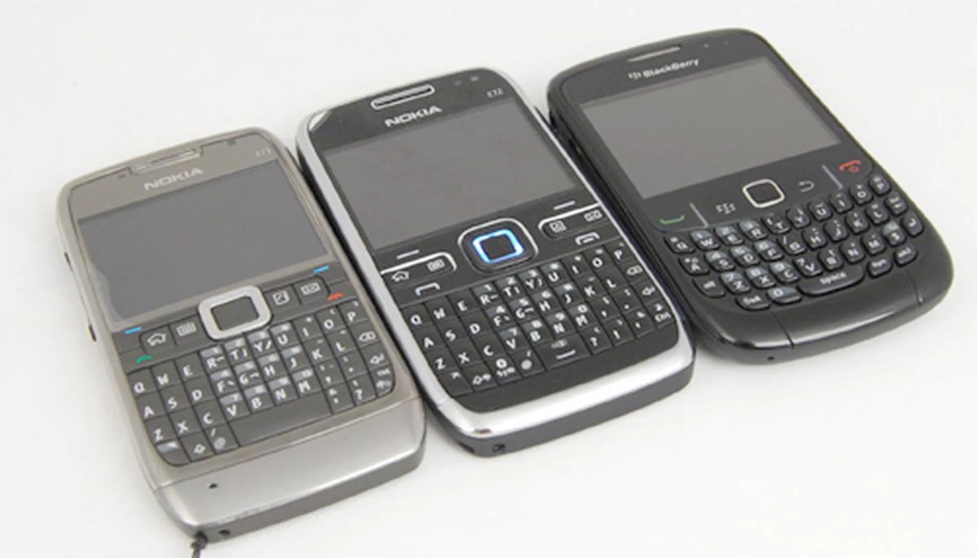 Staying with the E71, upgrading to the E72 or taking on something new with the BlackBerry 8520 Curve (and maybe, the upcoming BlackBerry Bold2)? Whatever the case, the E72 is still going to steal the thunder, even though it isn't marked as Nokia's flagship model for the year.