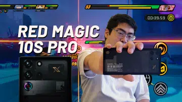 Gamer holding the Redmagic 10S Pro