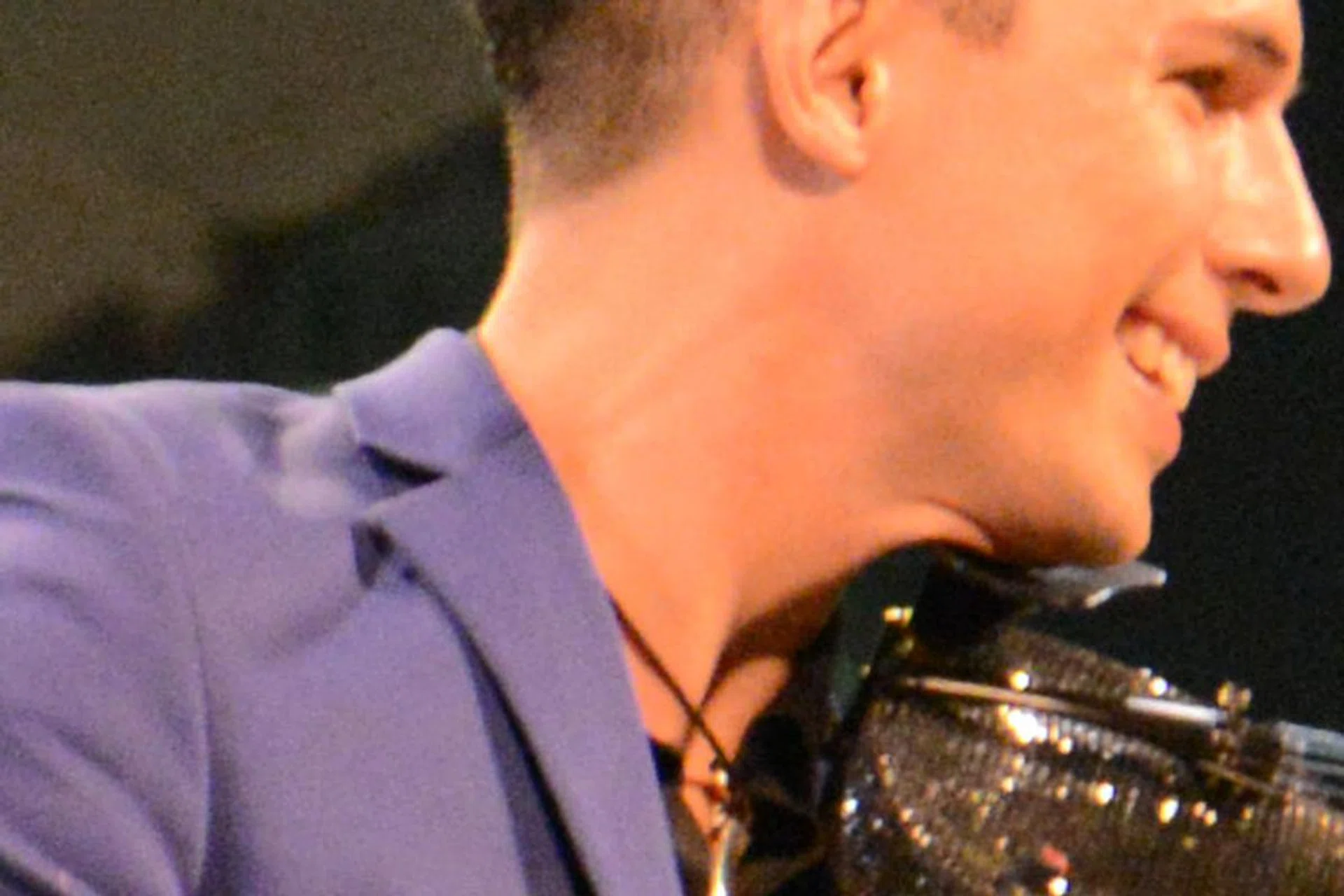 ISO 6400. 100% crop of the image above.