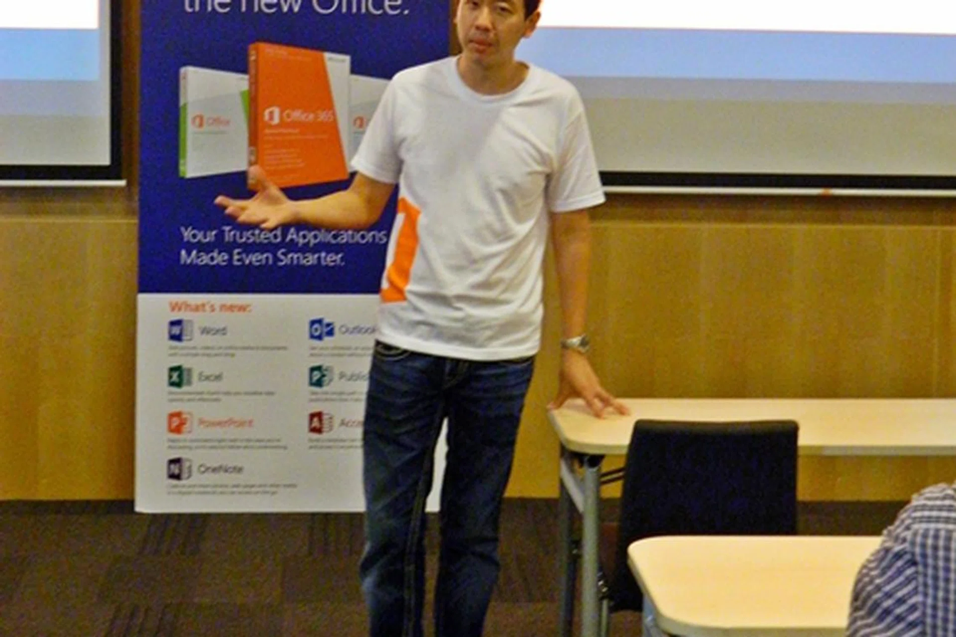Mr. Gerald Leo, Lead for Microsoft Office Division, Microsoft Singapore, kicked off by sharing with the audience the objectives of the introductory session.