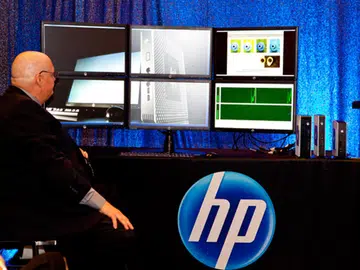 HP demonstrated the performance of the new HP t610 thin client by running all six screens at the same time.