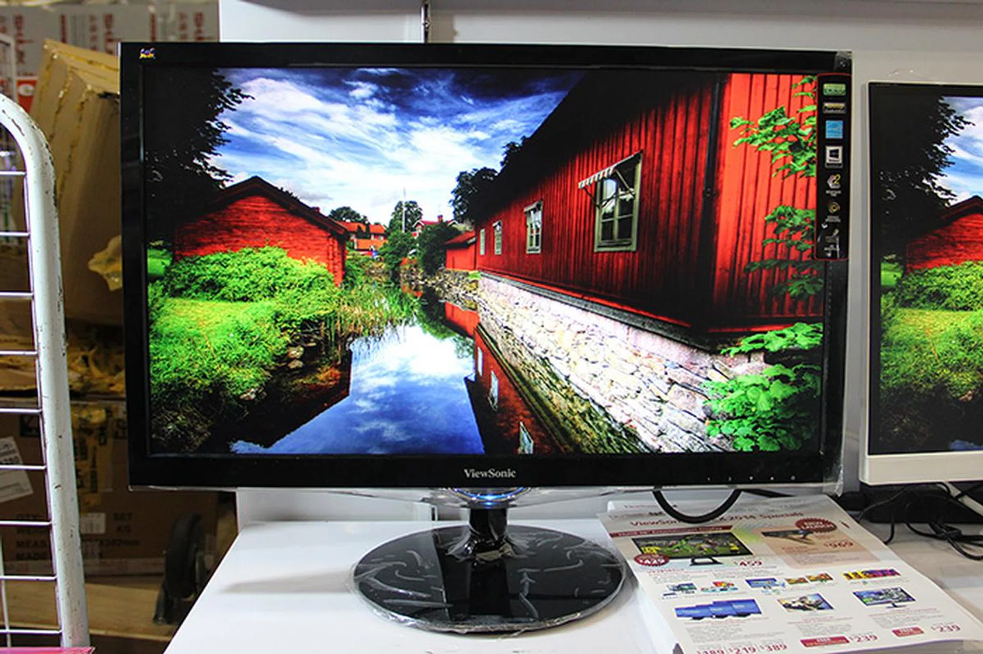 The VIewSonic VX2452mh is another affordable 24-inch (23.6-inch, to be exact), 1080p monitor at the show. With VGA, DVI, and HDMI inputs, it's going for $239 (down from $279), and comes with a free HDMI cable.