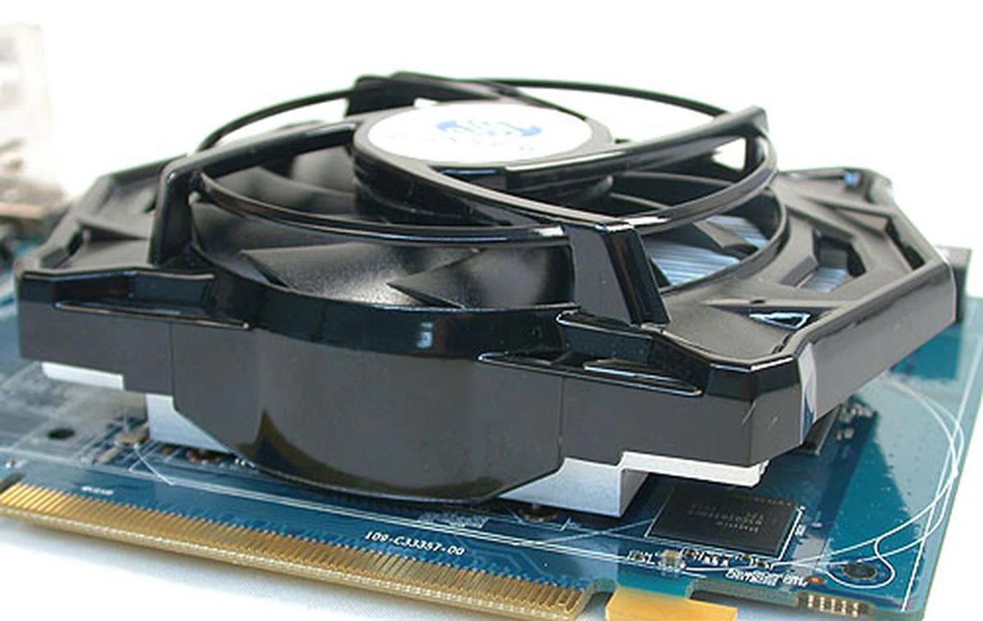 Arctic Cooling provides the cooler for this card and to our ears, it's silent enough. We'll see if it manages to keep it cool.