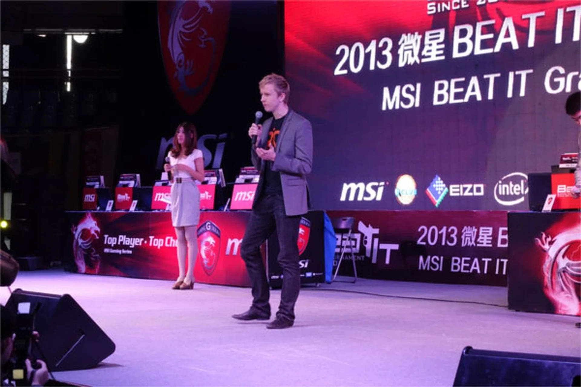 Ex  fnatic in-game strat caller and one of the most critically acclaimed former CS 1.6 players, Patrik "cArn" Sättermon, giving an opening speech. Since 2012, he has been serving as Chief Gaming Officer of fnatic.