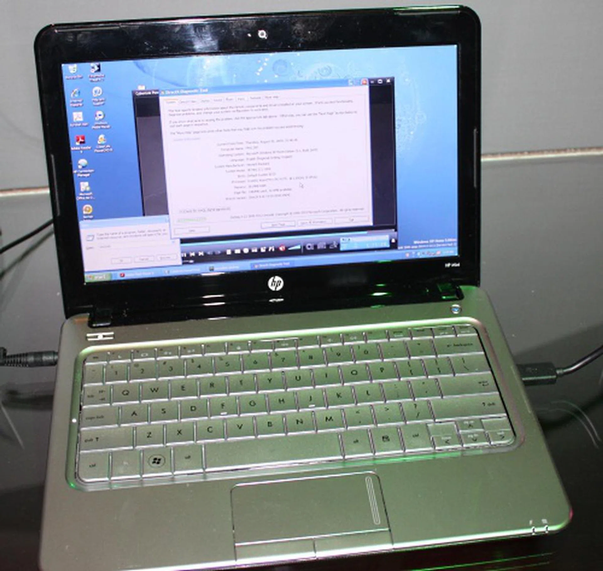 The HD HP Mini as the vendor brands the Mini 311 is definitely capable of playing HD content thanks to its Ion chipset. We only wished the keyboard had been extended to the edges like the other HP Minis.