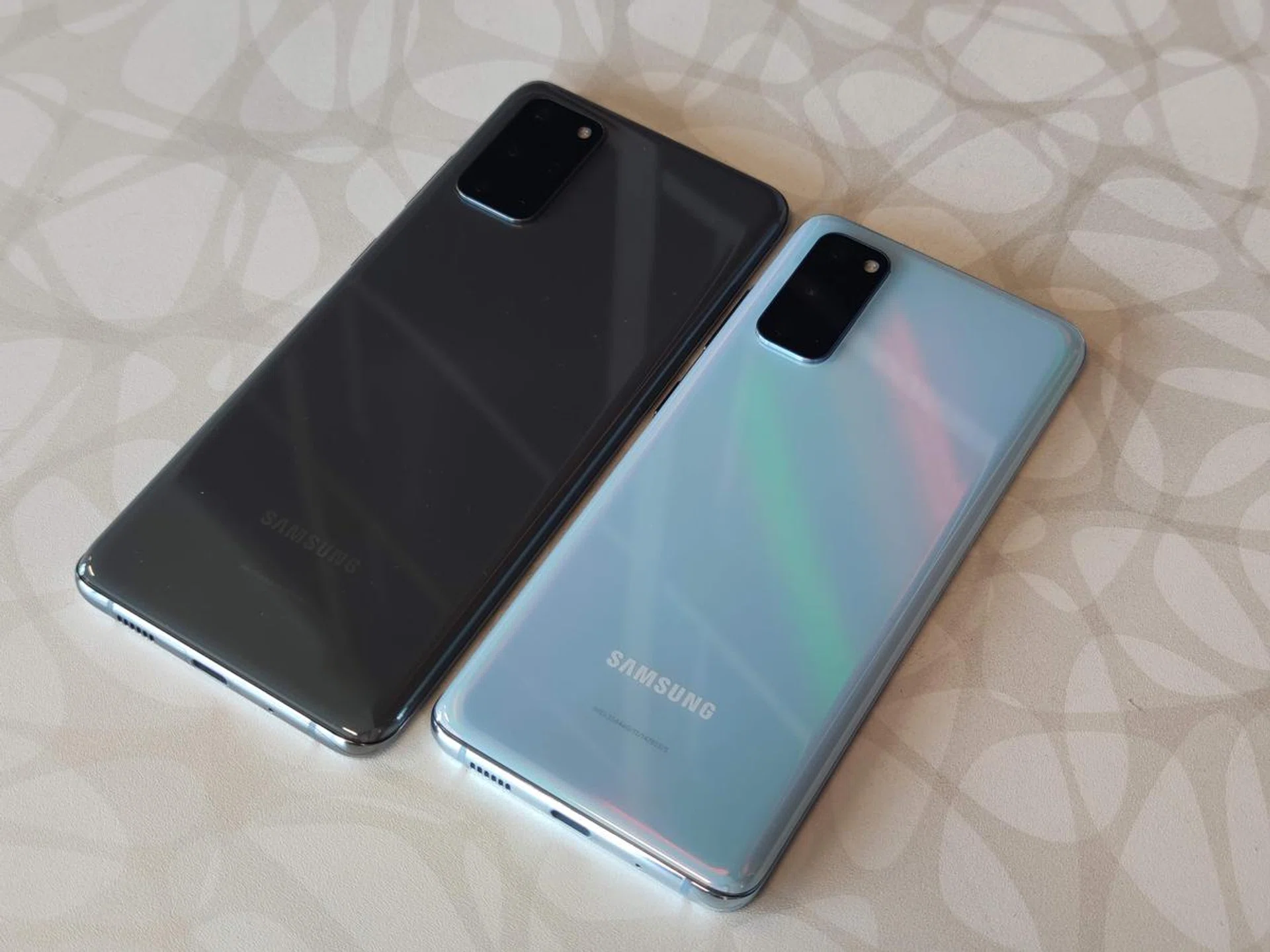 Woah-oh-oh-oh-oh, square rooms...