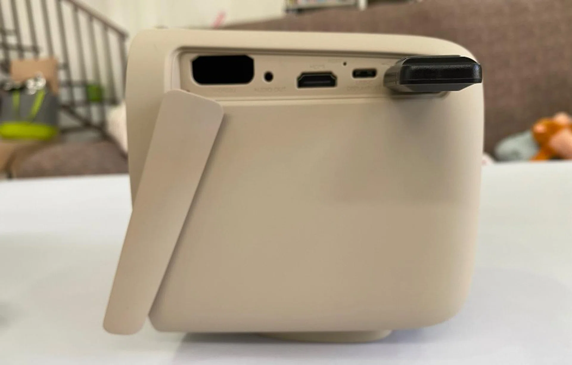 Sticking a thumb drive with the required video files, we found the BenQ GS2 does a decent job at playing these videos.