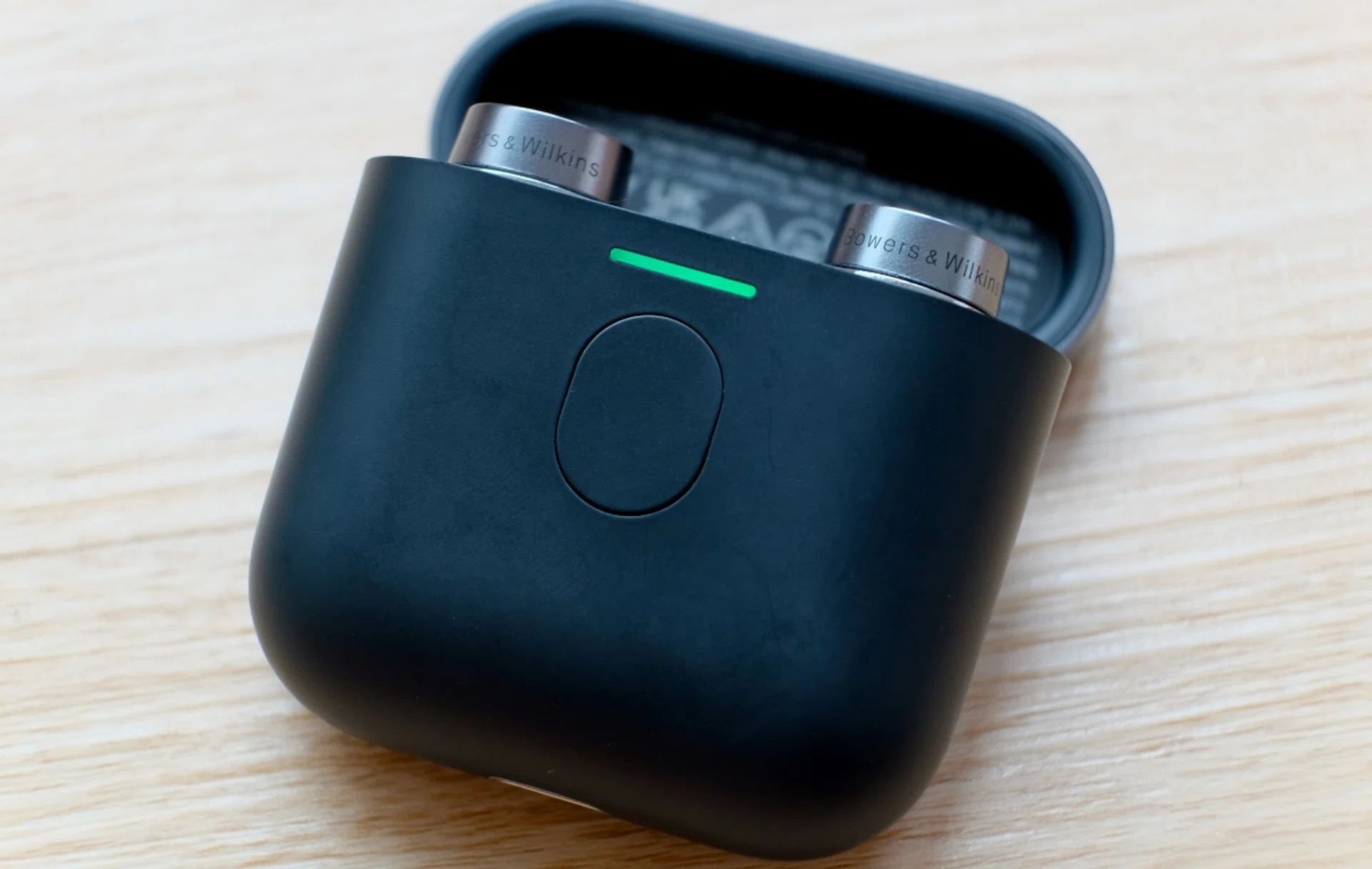 At S$729, the Bowers & Wilkins Pi7 S2 is easily one of the most pricey earbuds in the market right now.