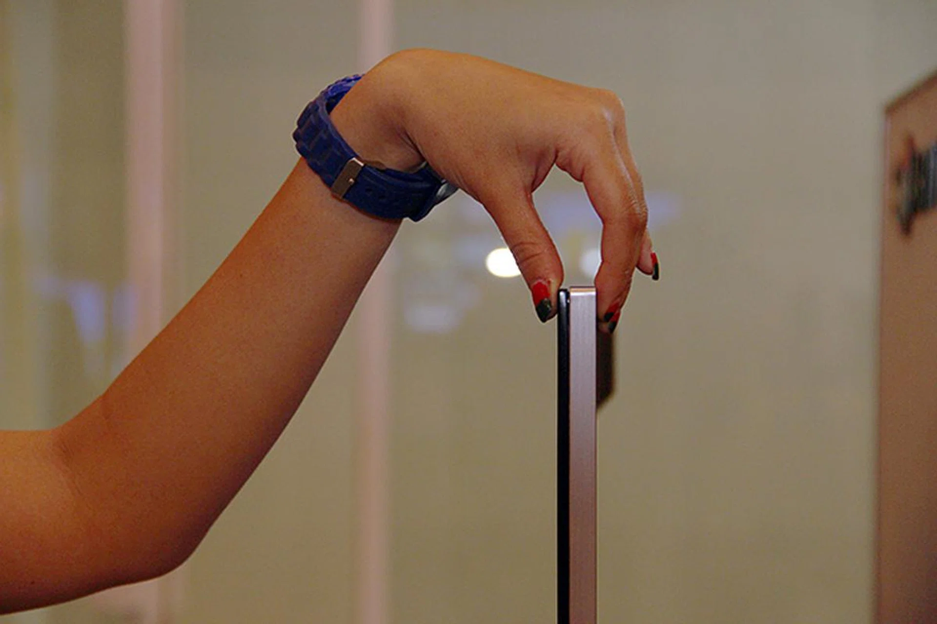 The F8000 is also quite svelte.