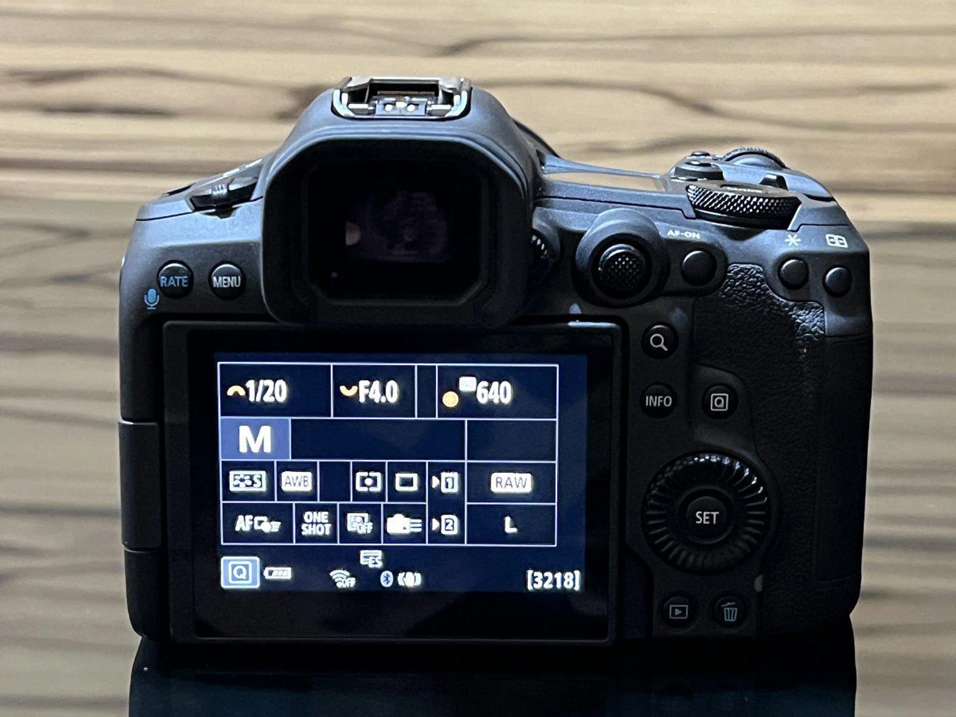 Rear dials and controls on the R5 Mark II. Photo: HWZ