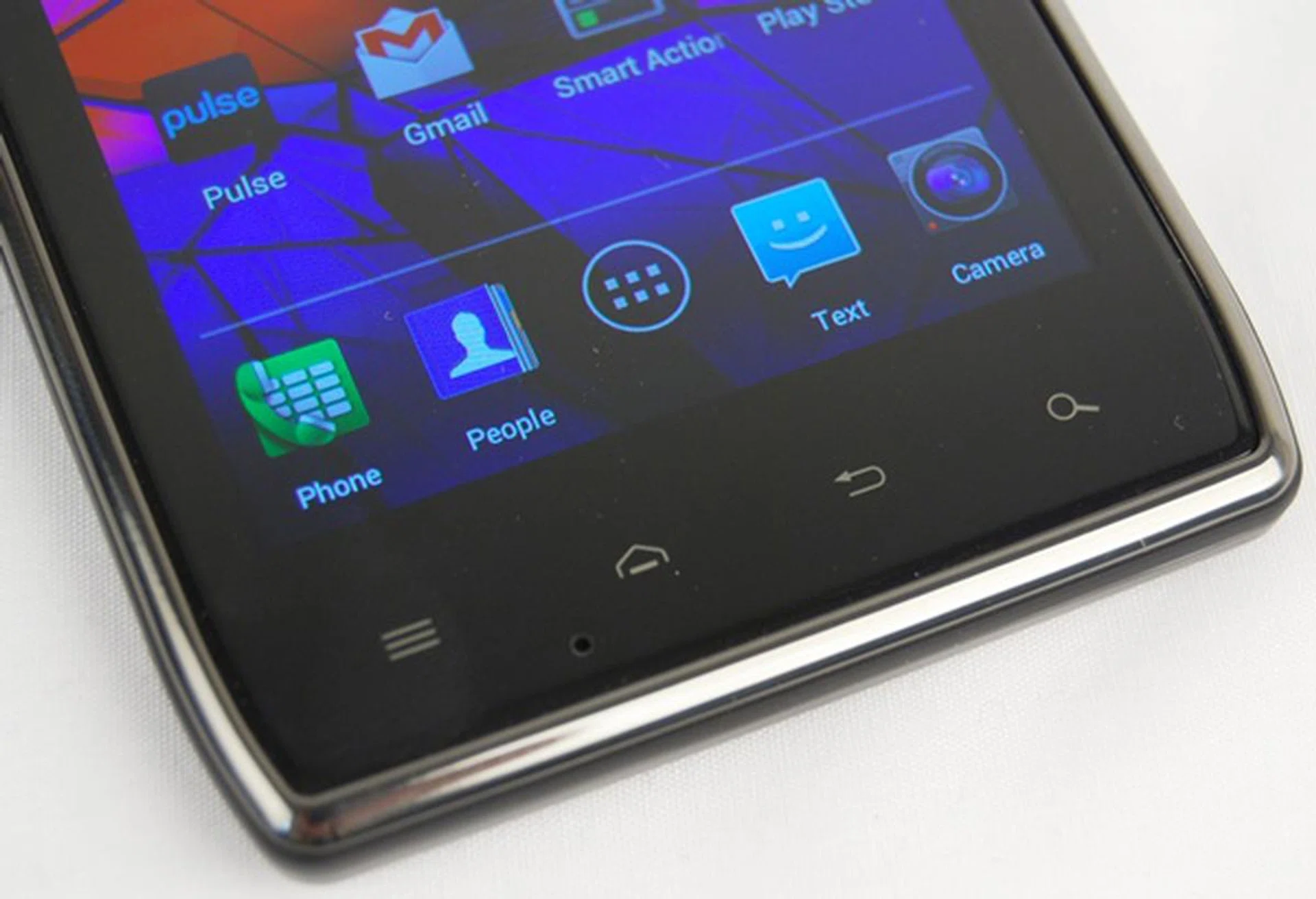You still have to rely on the four touch-sensitive buttons below the display for navigation on the Motorola Razr Maxx.