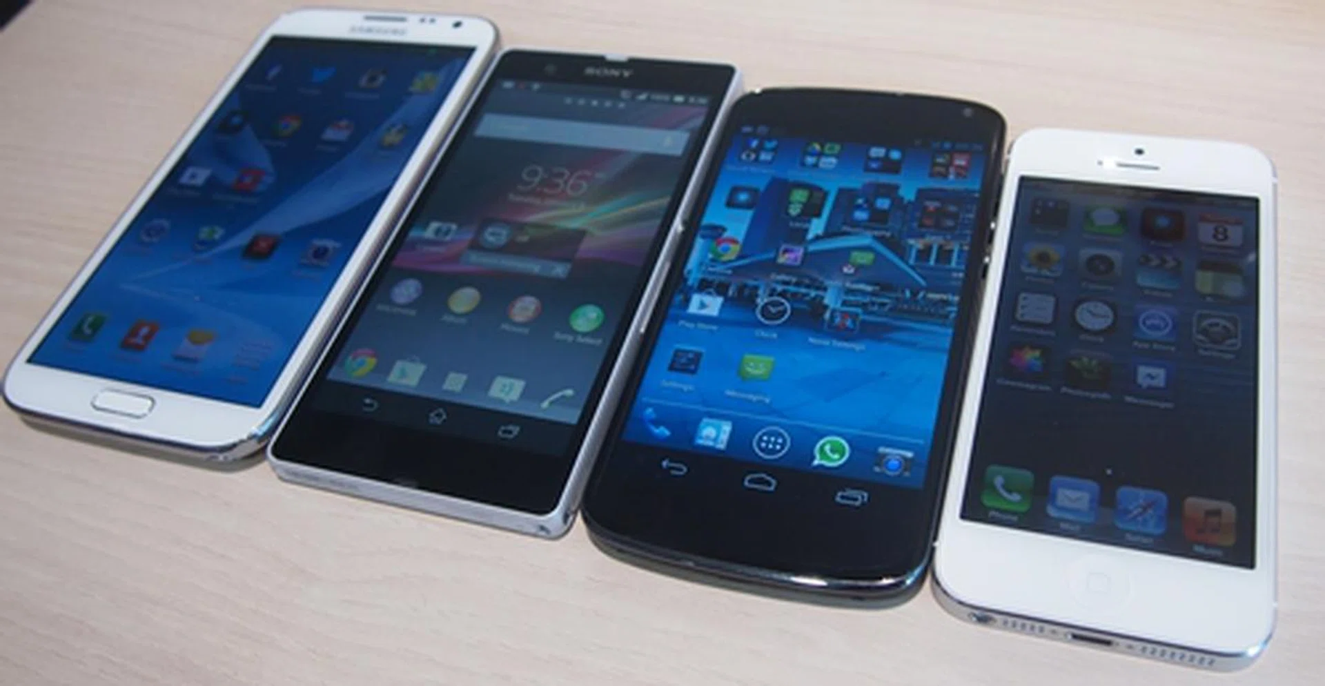 From left to right: Samsung Galaxy Note II, Sony Xperia Z, LG Nexus 4 and Apple iPhone 5. As you can see, the Xperia Z does stands out from the rest in the design aspect.