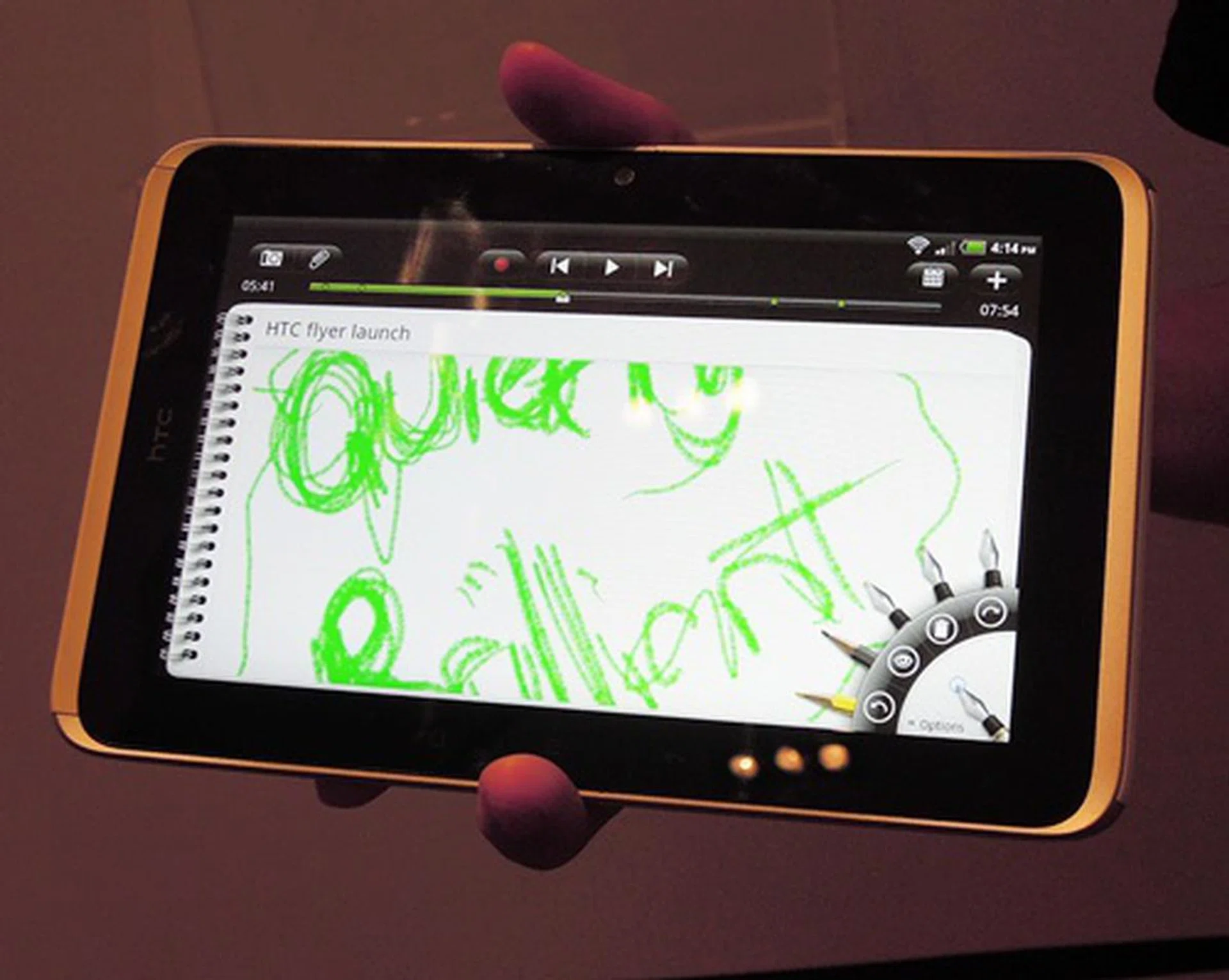 Making full use of its HTC Scribe Technology, the Flyer comes packed with a feature called Timemark which enables you to capture the audio of a meeting in line with your written notes or photos. Notes will be fully integrated with the calendar, i.e., when there's an appointment reminder you are automatically prompted with an opportunity to begin a new note or in the case of recurring meetings, to continue where the last meeting left off. 