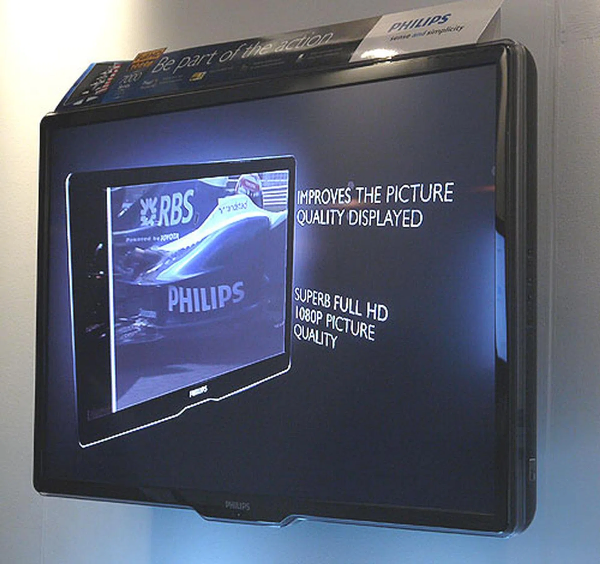 The 42-inch 42PFL7409 and 47-inch 47PFL7409 models under Philips' 7000 series will be retailing at $2299 and $3799 respectively.