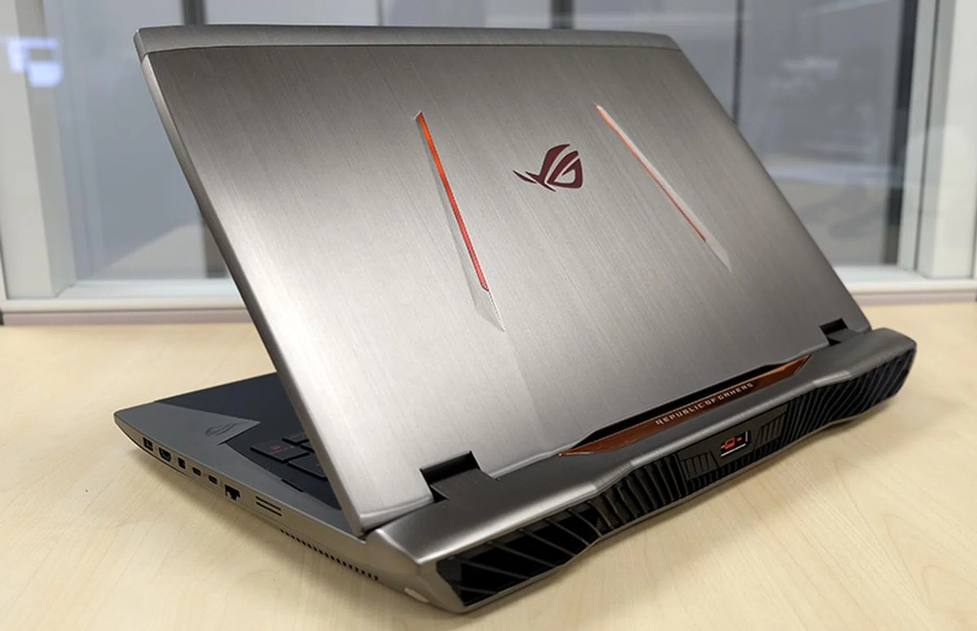ASUS ROG G701