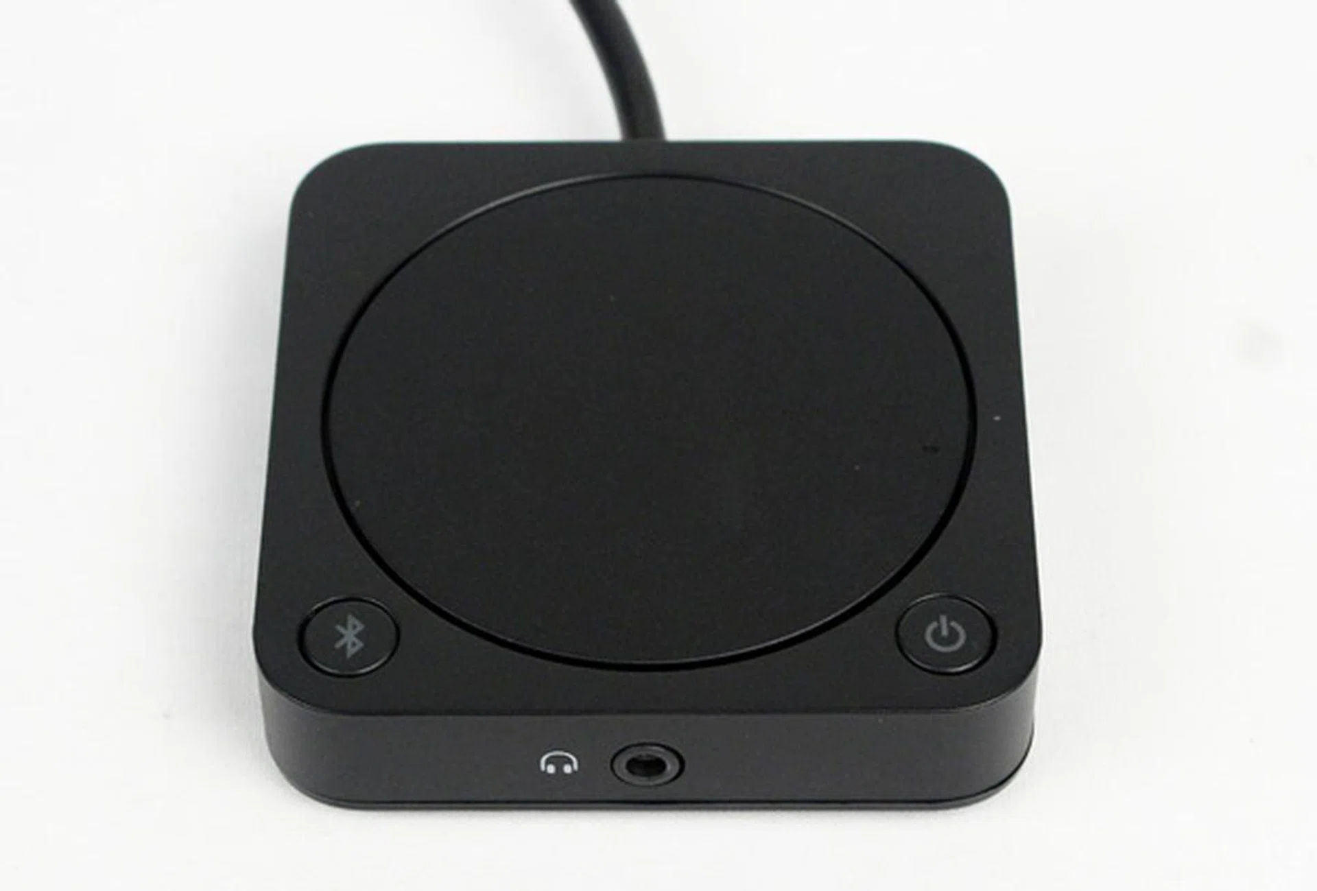 The remote control pod has a disc which can be rotated to control volume. There are buttons to power the speakers on and activate Bluetooth. You will also notice that there is a 3.5mm audio output port for those who would like to plug in their headphones.