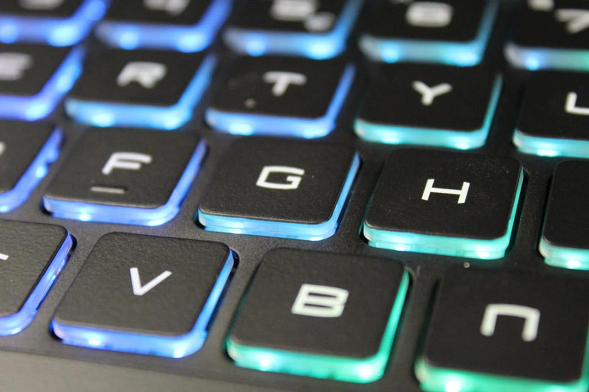 While the keyboard's the same, MSI's has printed the keys with silver lining, with makes for clearer viewing in the dark.