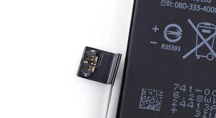 The iPhone SE's battery connector is not the same one used in the 5S.