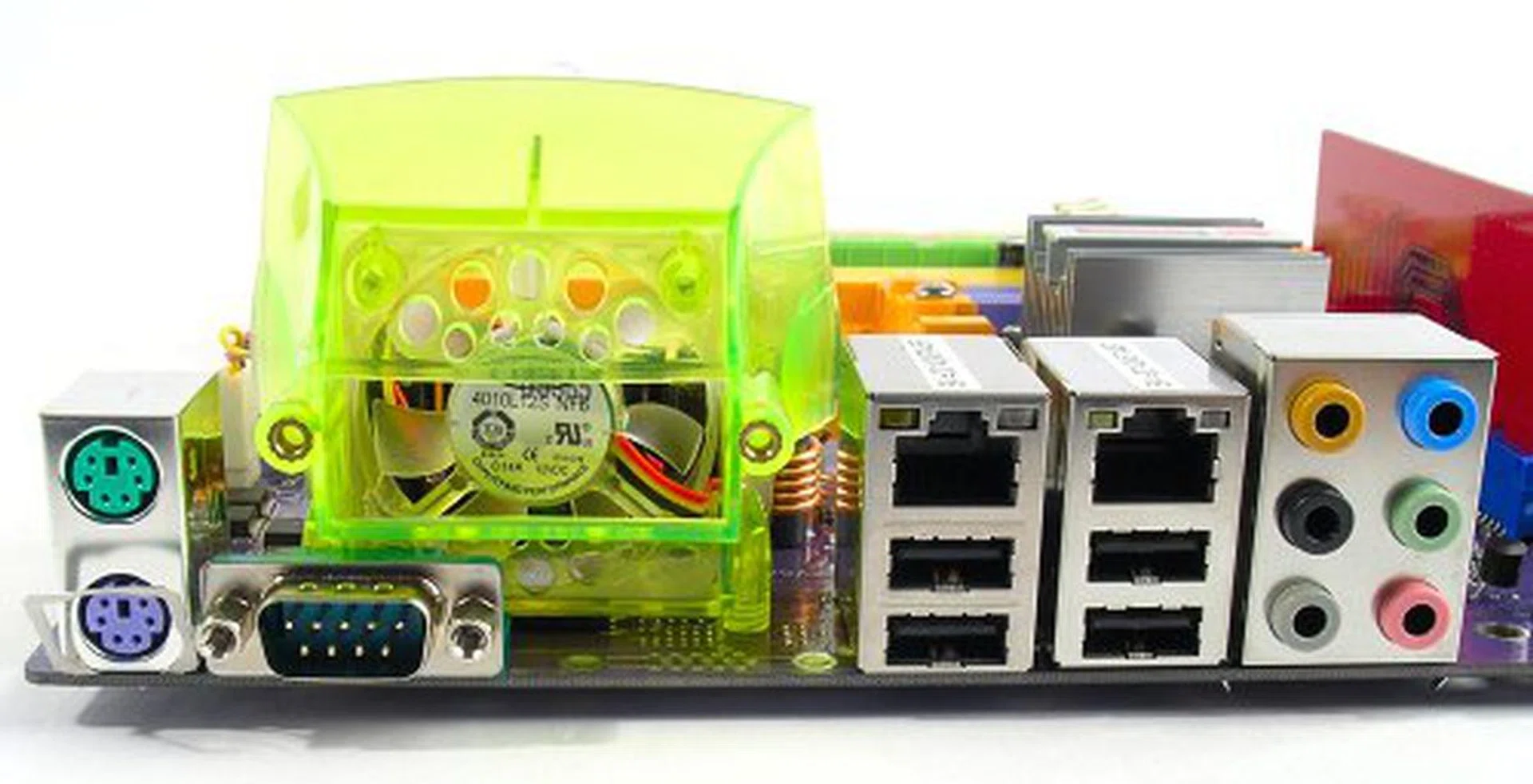 As usual, ECS has to compromise on some I/O ports to accommodate its cooling exhaust, but they do provide brackets for the missing ports like the Parallel and FireWire. Too bad there aren't any S/PDIF though.