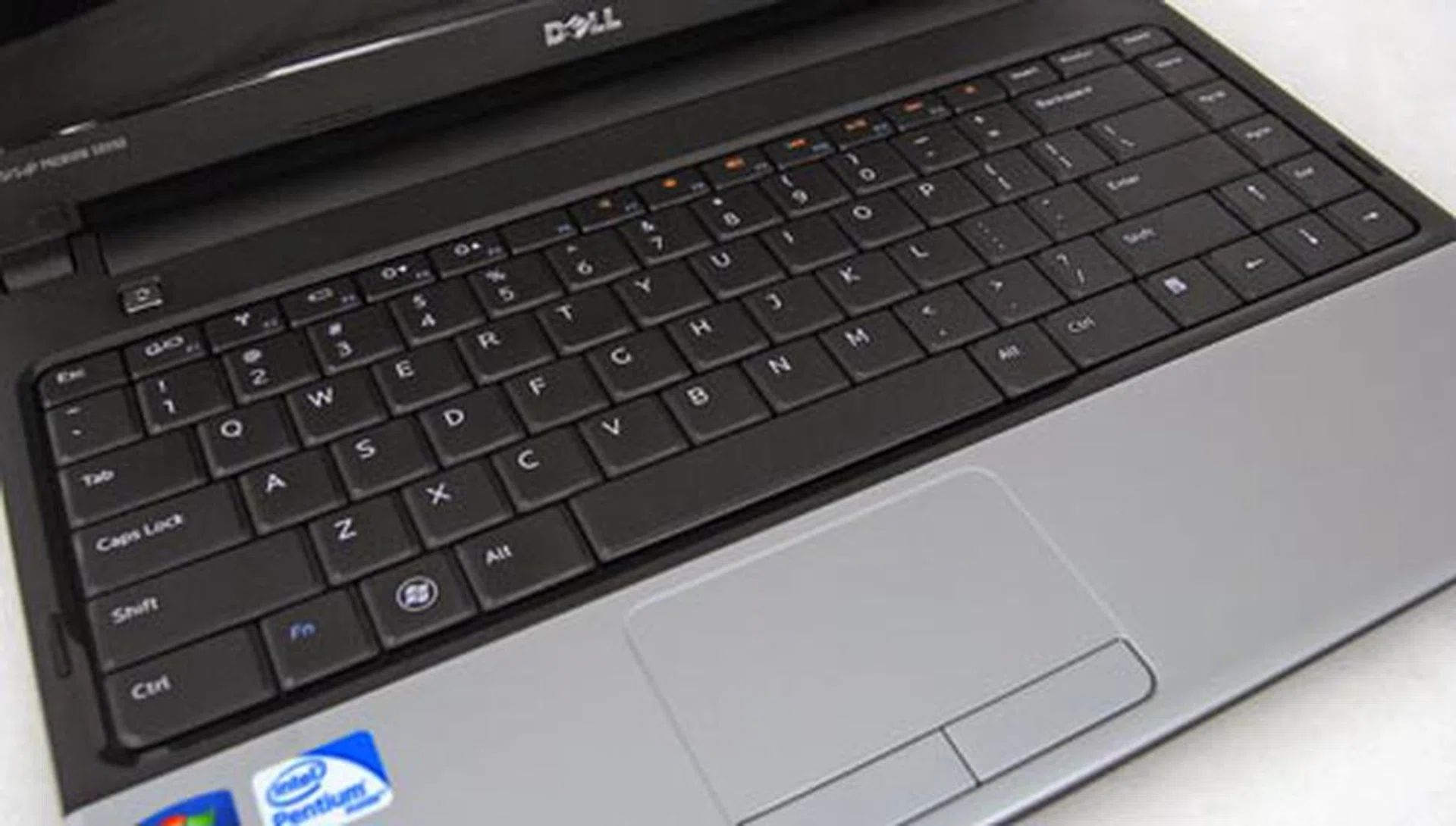 We didn't quite like the keyboard as the flex upon usage was very apparent. Plus we prefer the chiclet style of the other contenders. The trackpad had decent tracking performance, but it lacks multi-touch capabilities.