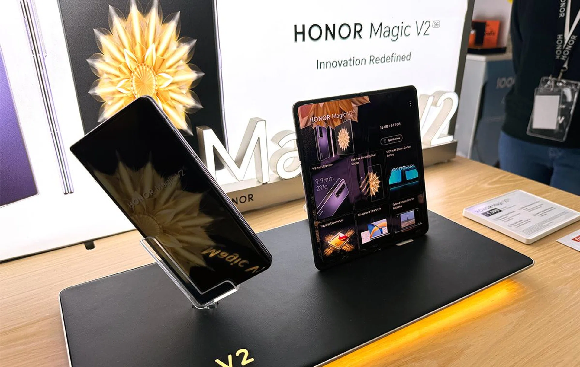 Honor Magic V2.