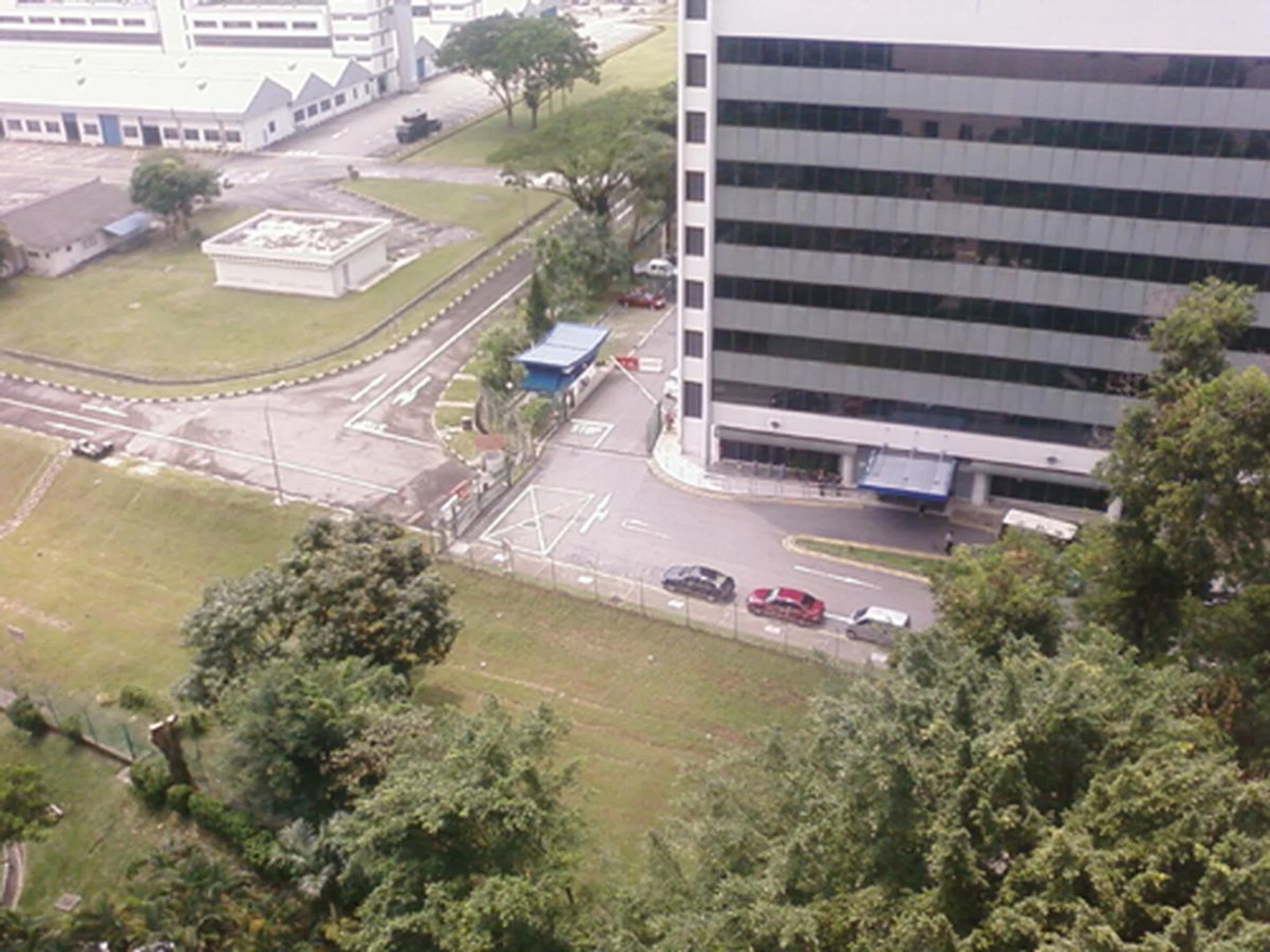 Outdoor shots utilizing Auto White Balance on the i780 produced decent images, though we expect the imaging quality to suffer a slight dip for indoors and night shots. With the absence of an autofocus function, steady hands would be a pre-requisite for good shots.