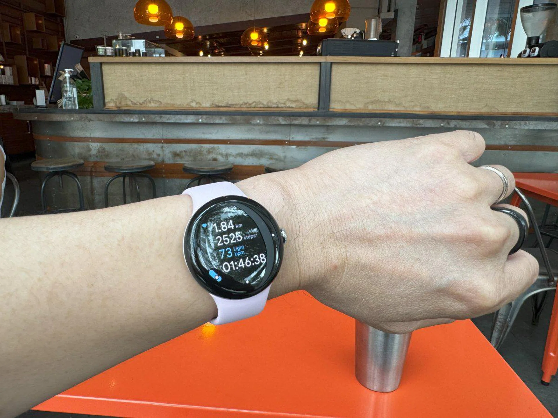 Still both screens have the same 2,000 nits peak brightness and is very legible outdoors, though it is reflective. Photo: HWZ