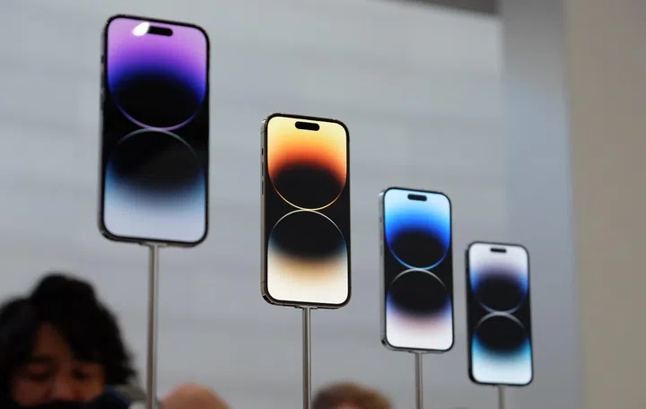 The Apple iPhone 14 Pro and iPhone 14 Pro Max.