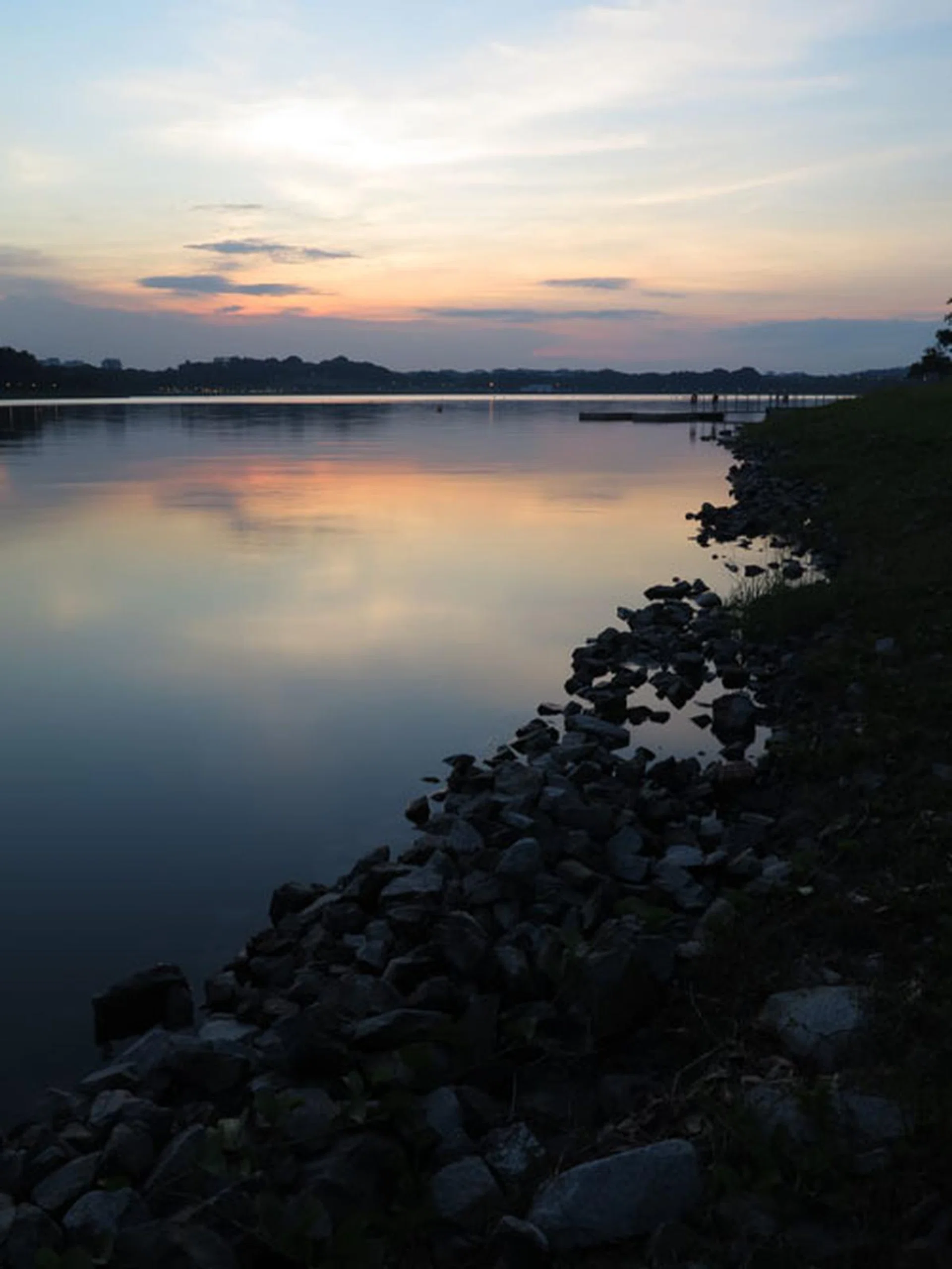 The G1 X's excellent image stabilizer helped us get a relatively sharp image from an otherwise impossible shutter speed of one second.