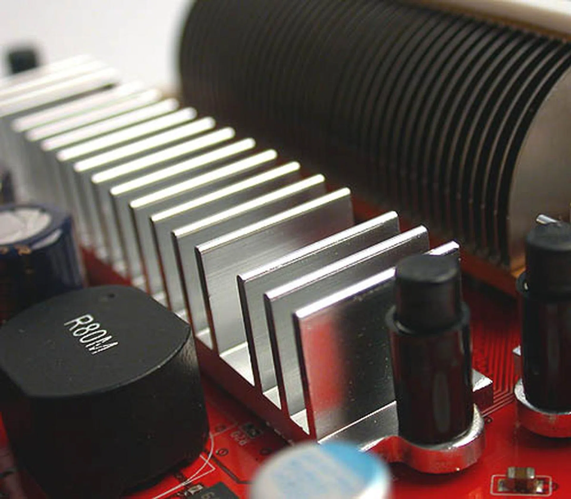 By default, the memory chips on the Palit were not overclocked. However it was still very nice to find heatsinks for all 512MB worth of onboard memory.
