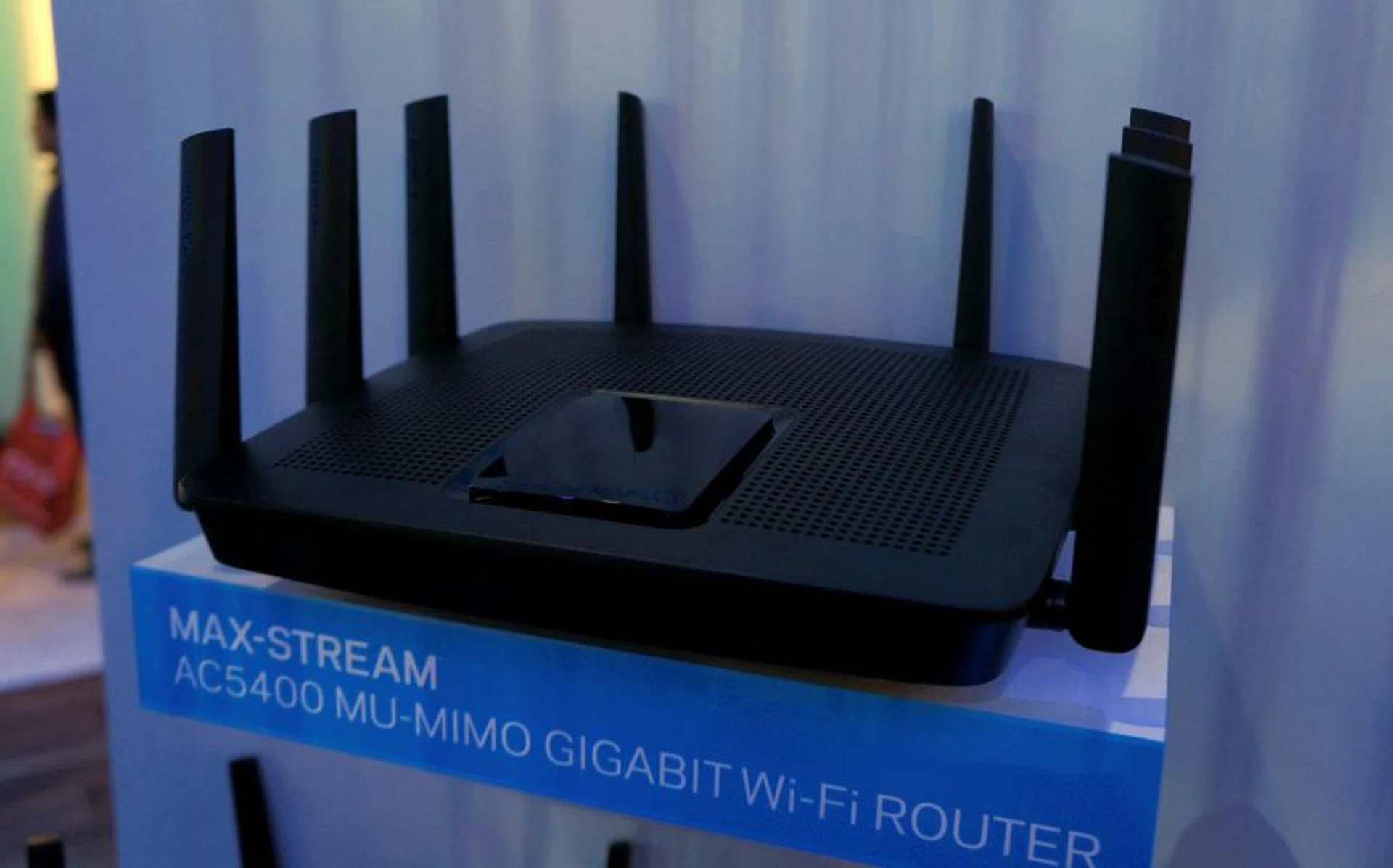 Like D-Link, Linksys took CES 2016 as the Launchpad to showcase their upcoming Max-Stream AC5400 MU-MIMO router.