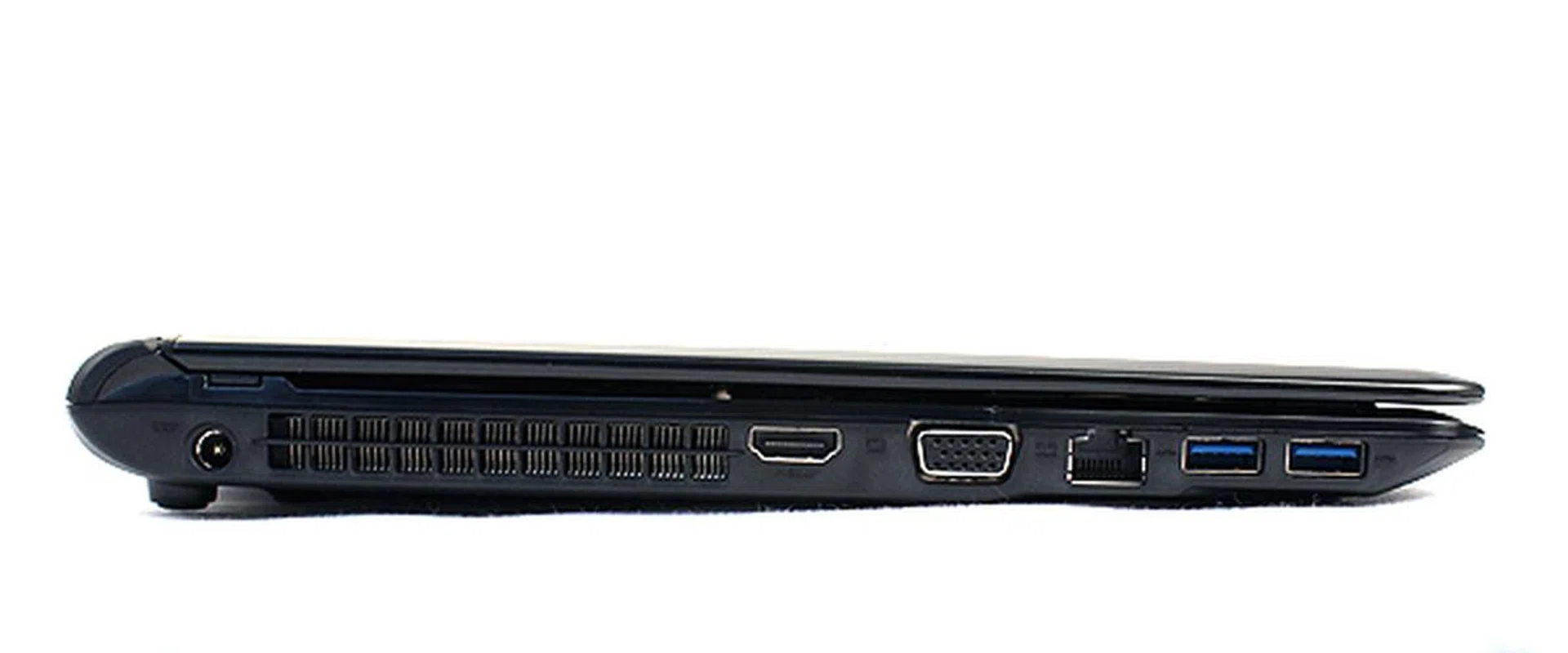 The MSI GE40 is fantastically slim for a notebook with its specifications, at just under 30mm thick at its thickest point.
