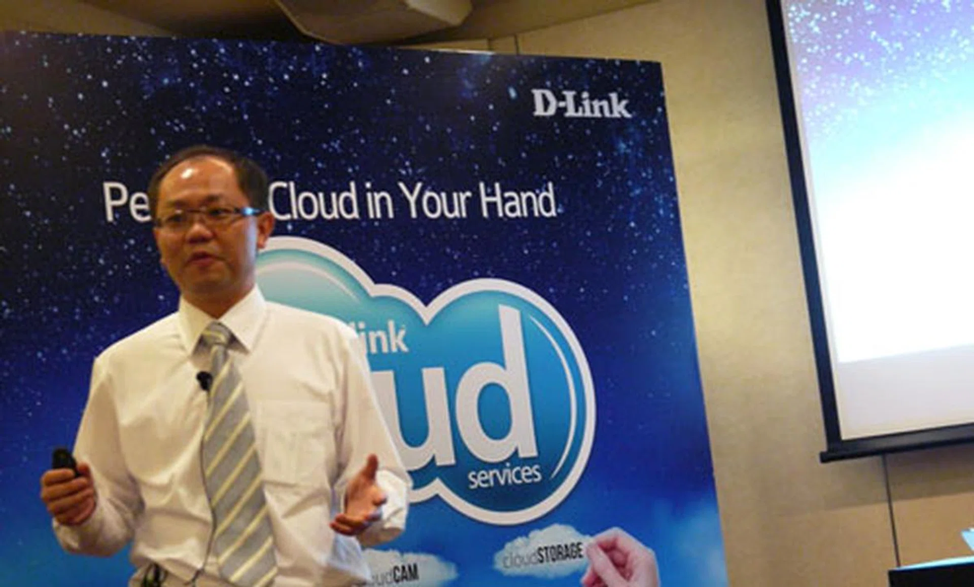 Mr Jacky Chang, Vice President of D-Link (South Asia, Australia & New Zealand), gave us an overview of the Cloud initiative and the company's new suite of networking products. "After 25 years of groundbreaking technology and innovation, the D-Link Cloud initiative is D-Link's latest endeavor to drive usability and connectivity in the consumer networking space", said Mr Chang. 